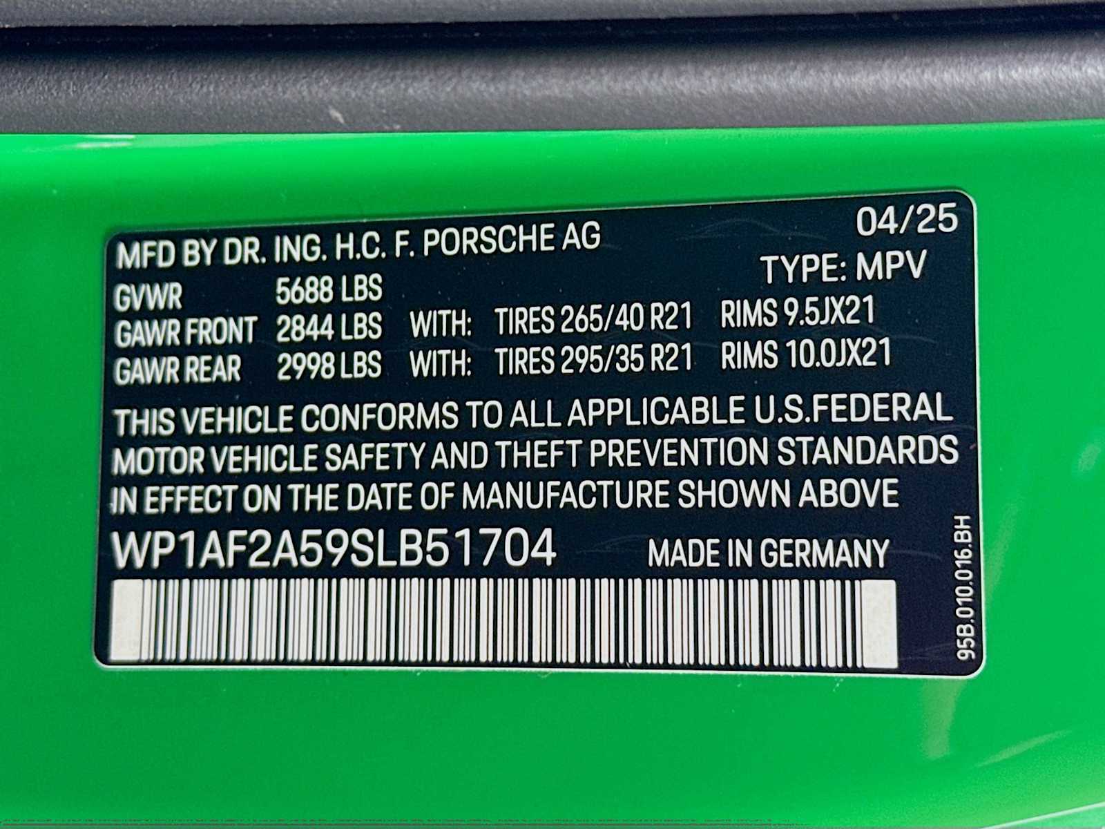 Thumbnail: 2025 Porsche Macan - 25