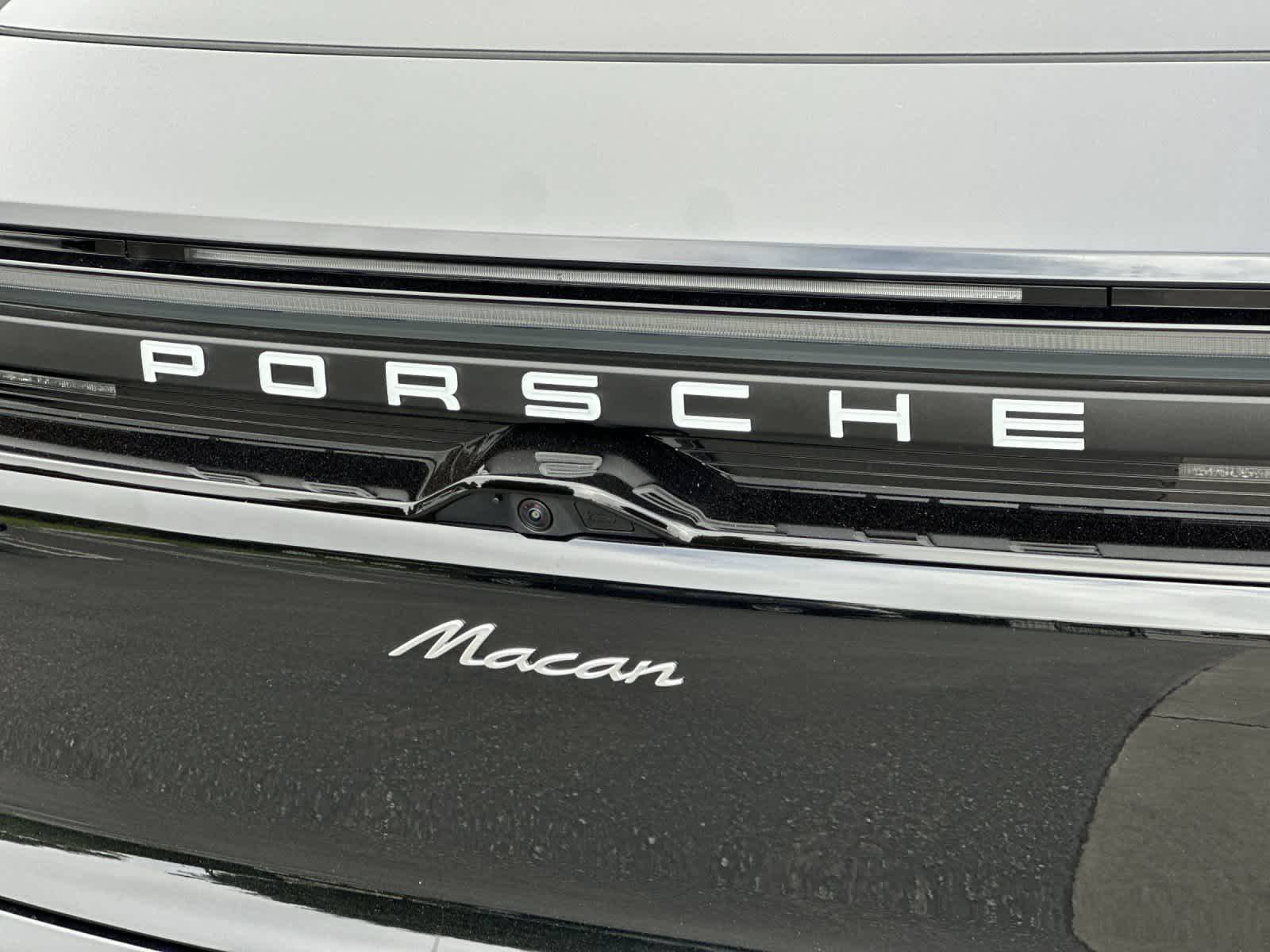 Thumbnail: 2026 Porsche Macan - 32
