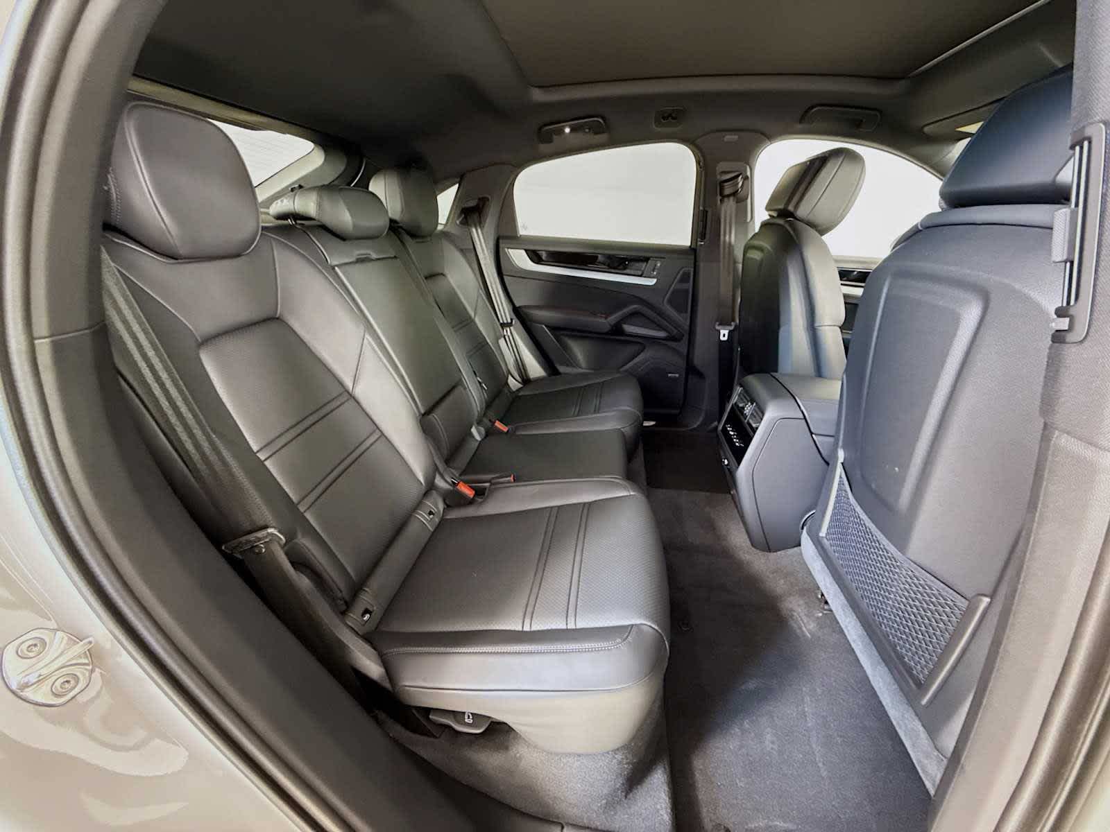 Thumbnail: 2026 Porsche Cayenne - 20