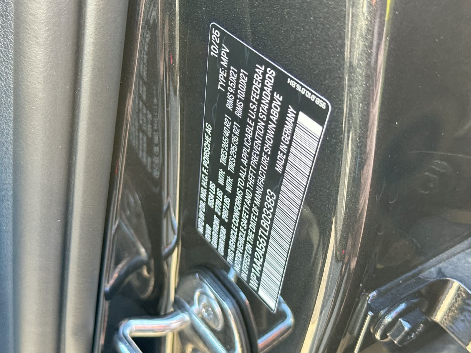 Thumbnail: 2026 Porsche Macan - 33