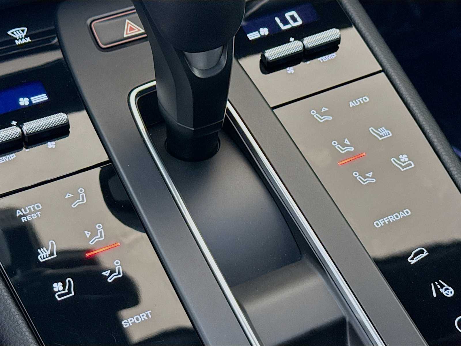 Thumbnail: 2022 Porsche Macan - 17