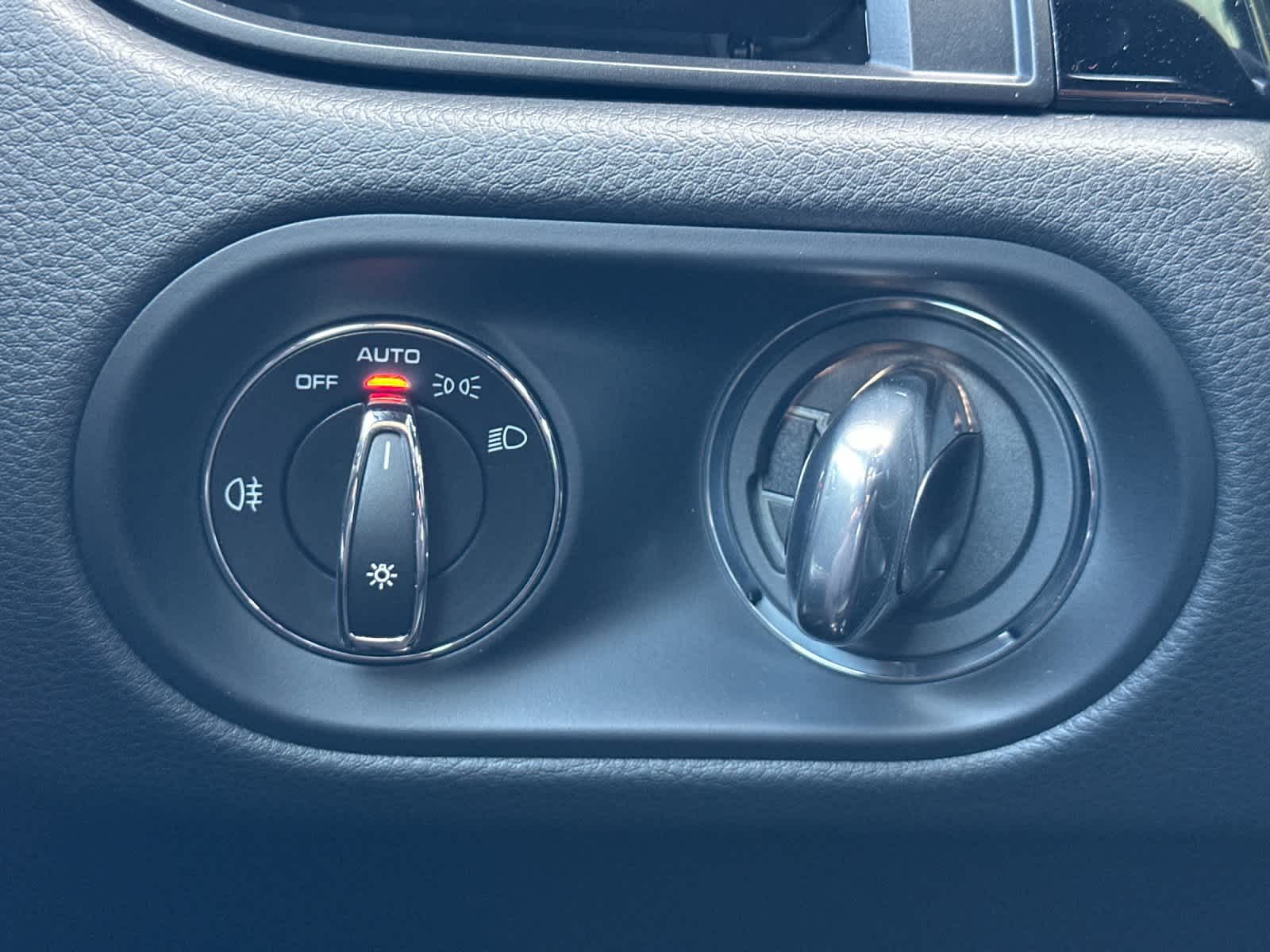 Thumbnail: 2026 Porsche Macan - 29