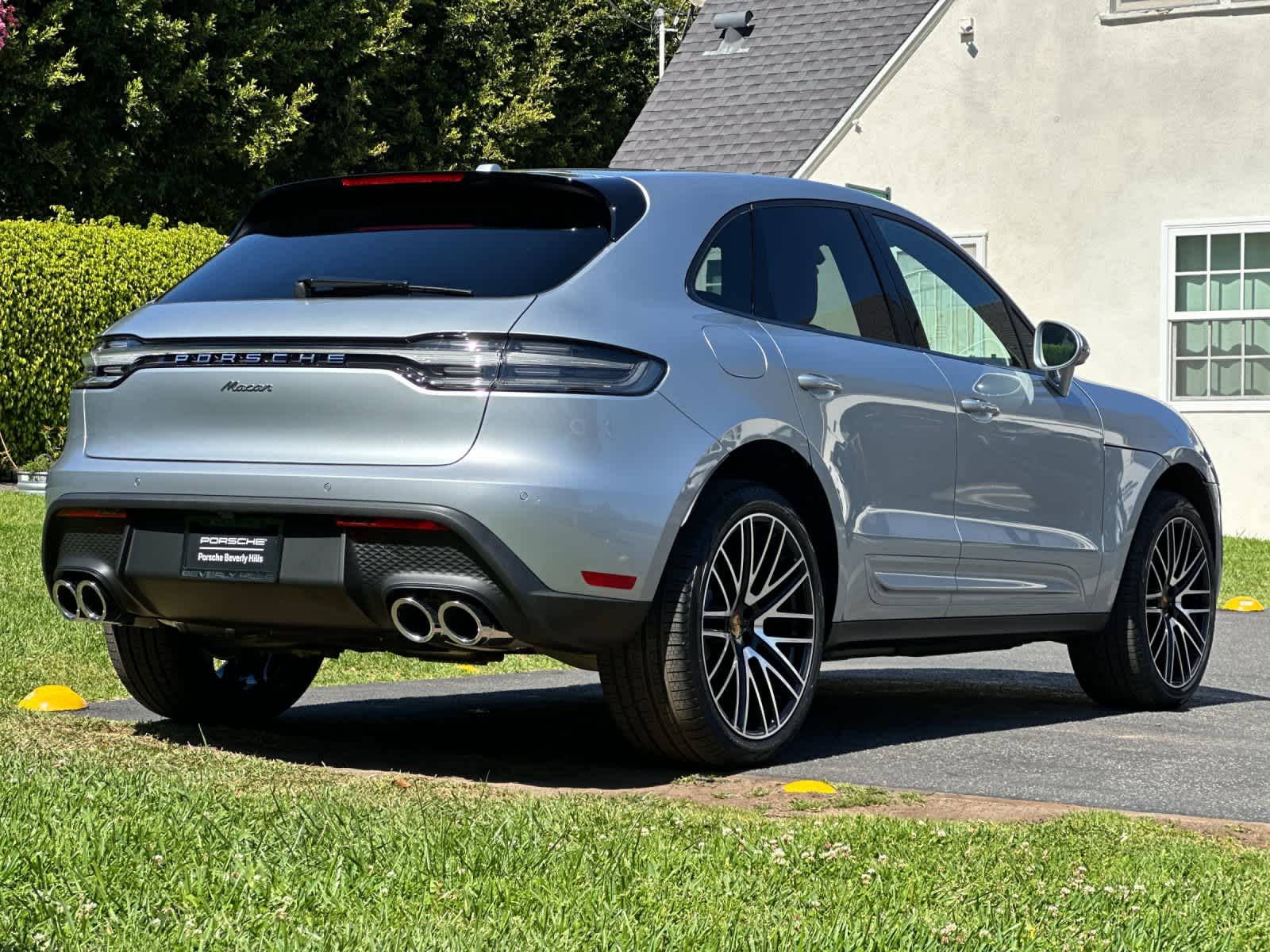 Thumbnail: 2026 Porsche Macan - 8