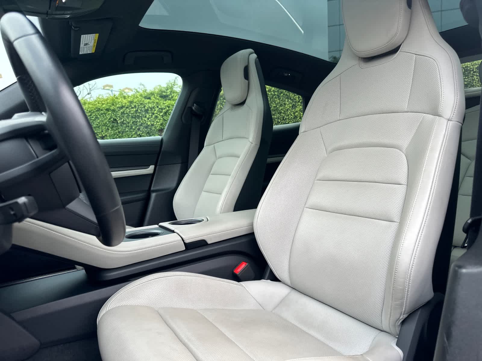 Thumbnail: 2022 Porsche Taycan - 5