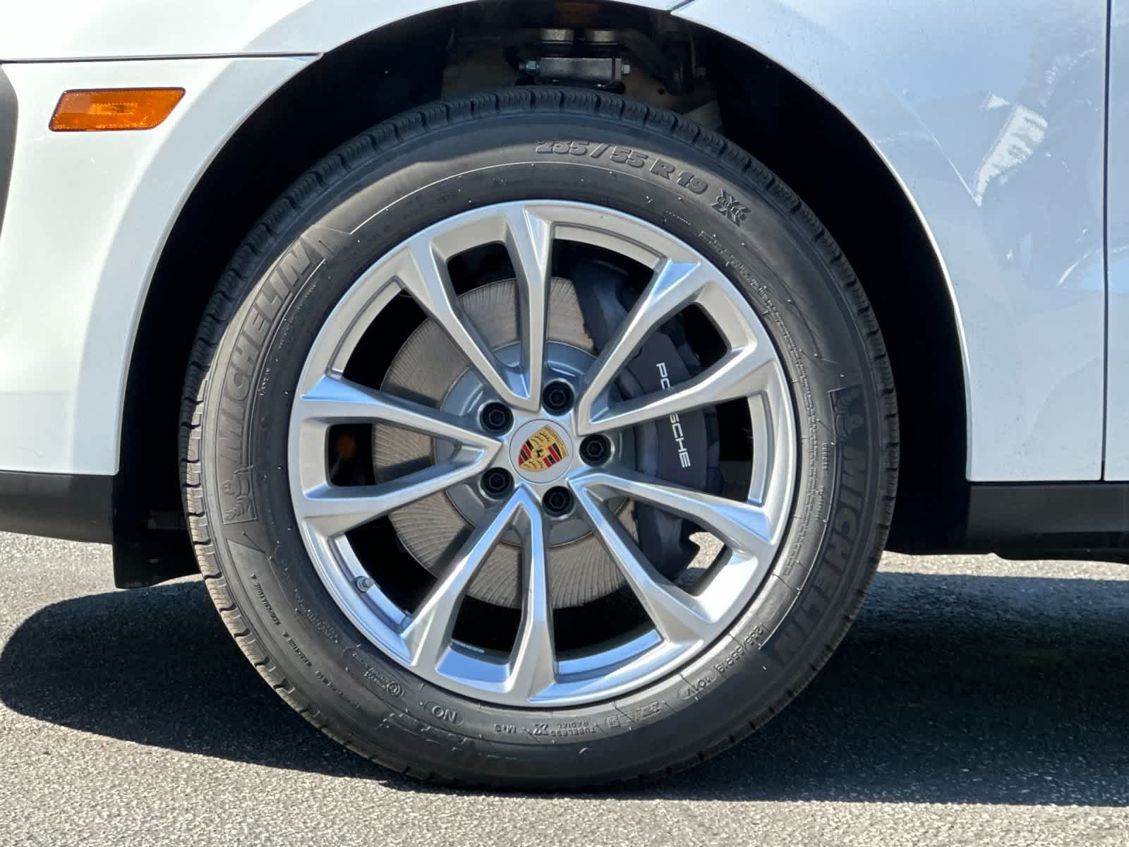 Thumbnail: 2026 Porsche Macan - 30