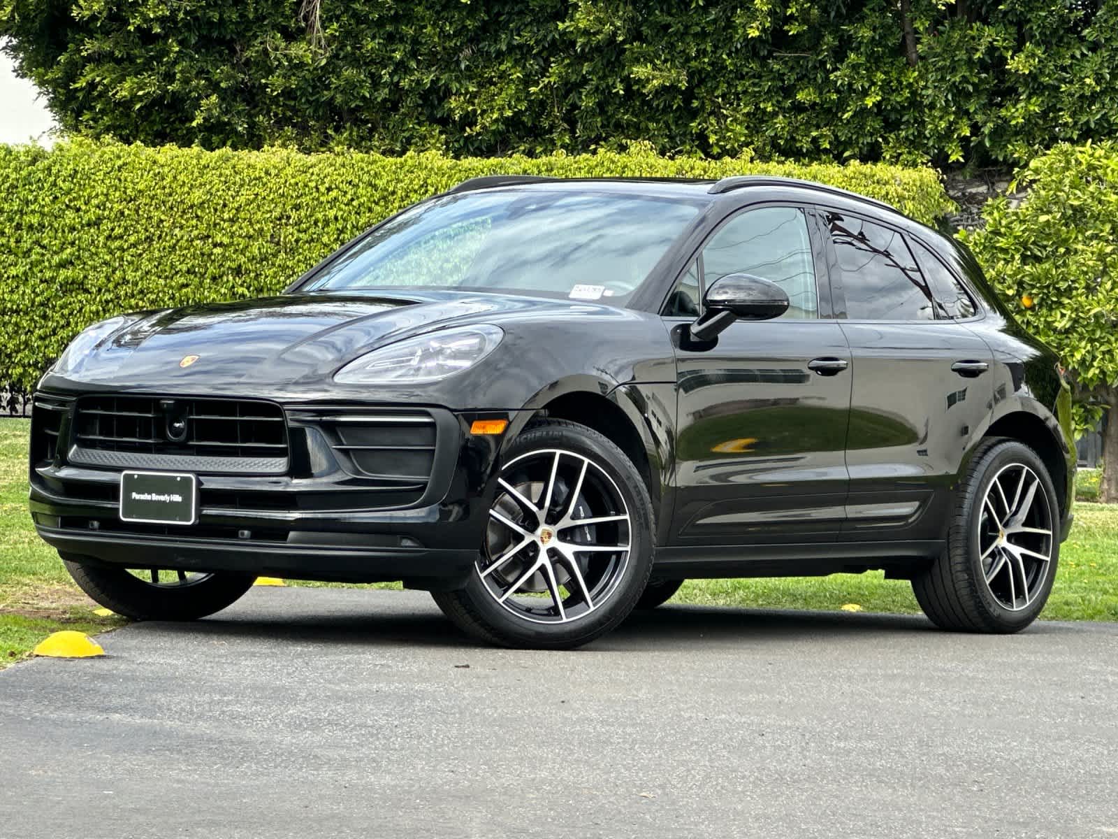 Thumbnail: 2025 Porsche Macan - 1