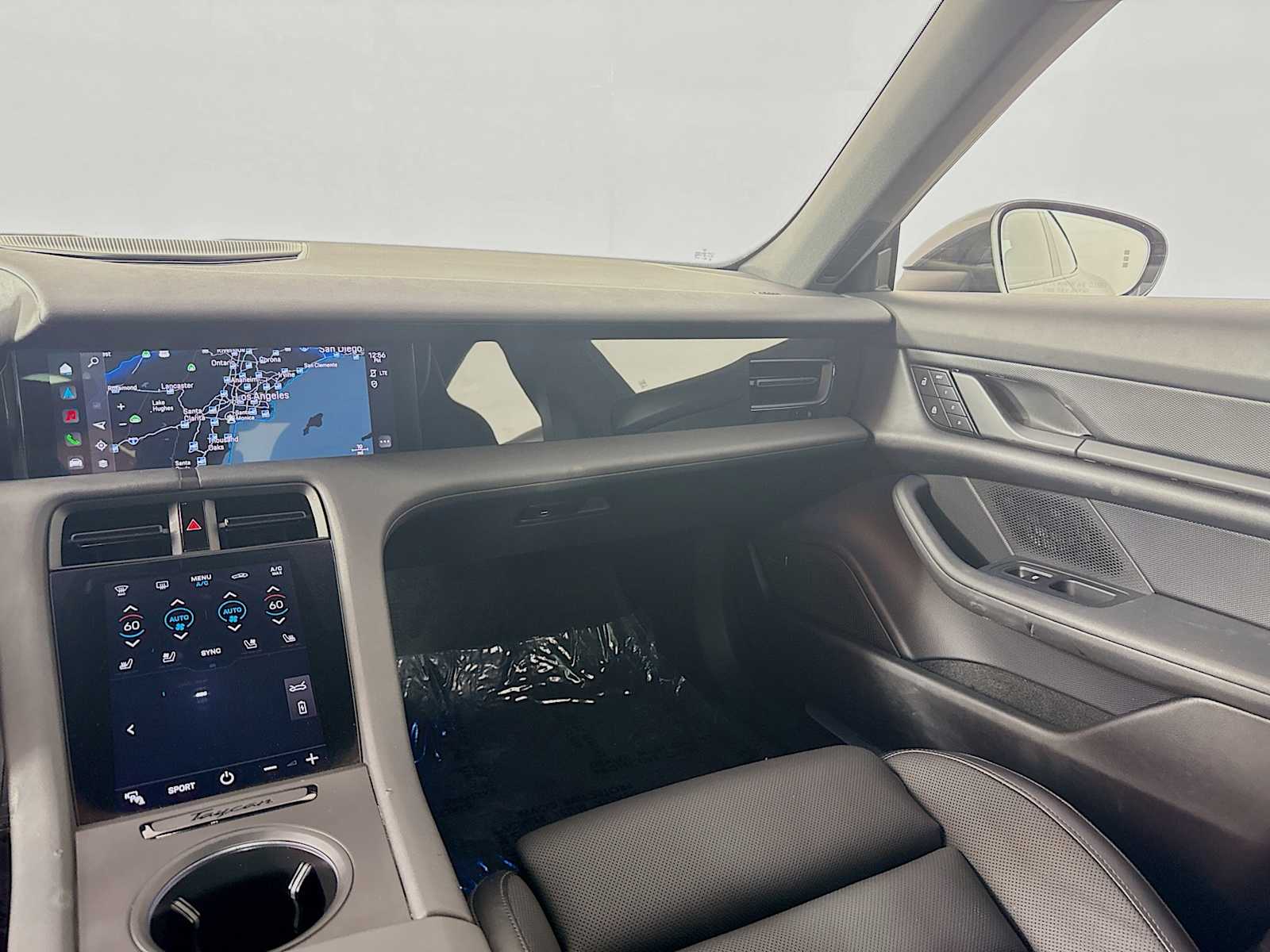 Thumbnail: 2023 Porsche Taycan - 19