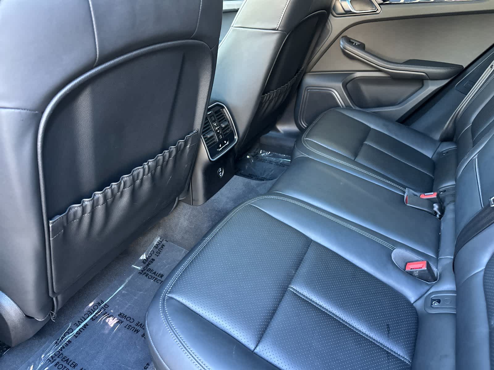 Thumbnail: 2025 Porsche Macan - 13