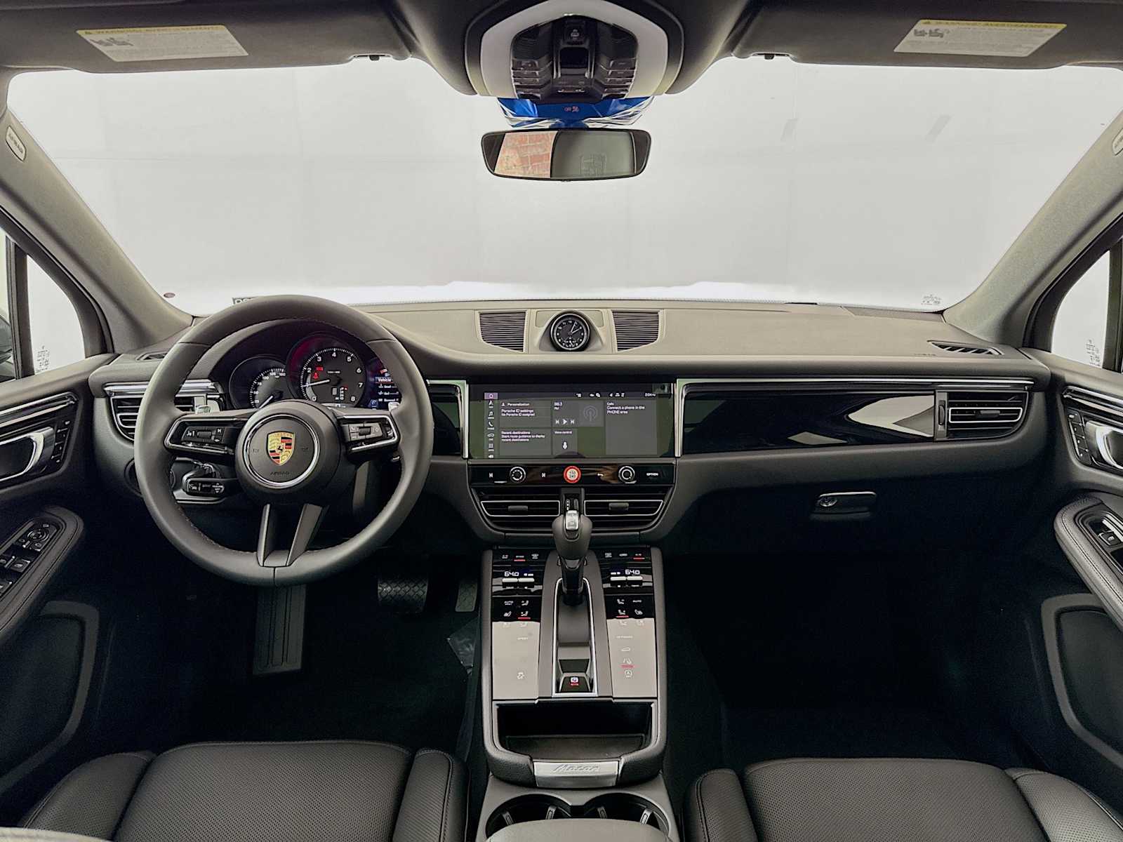 Thumbnail: 2026 Porsche Macan - 27