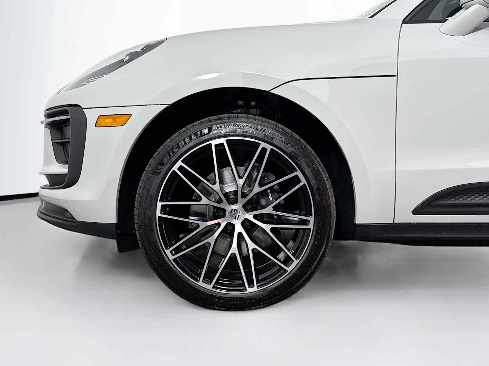 Thumbnail: 2026 Porsche Macan - 24