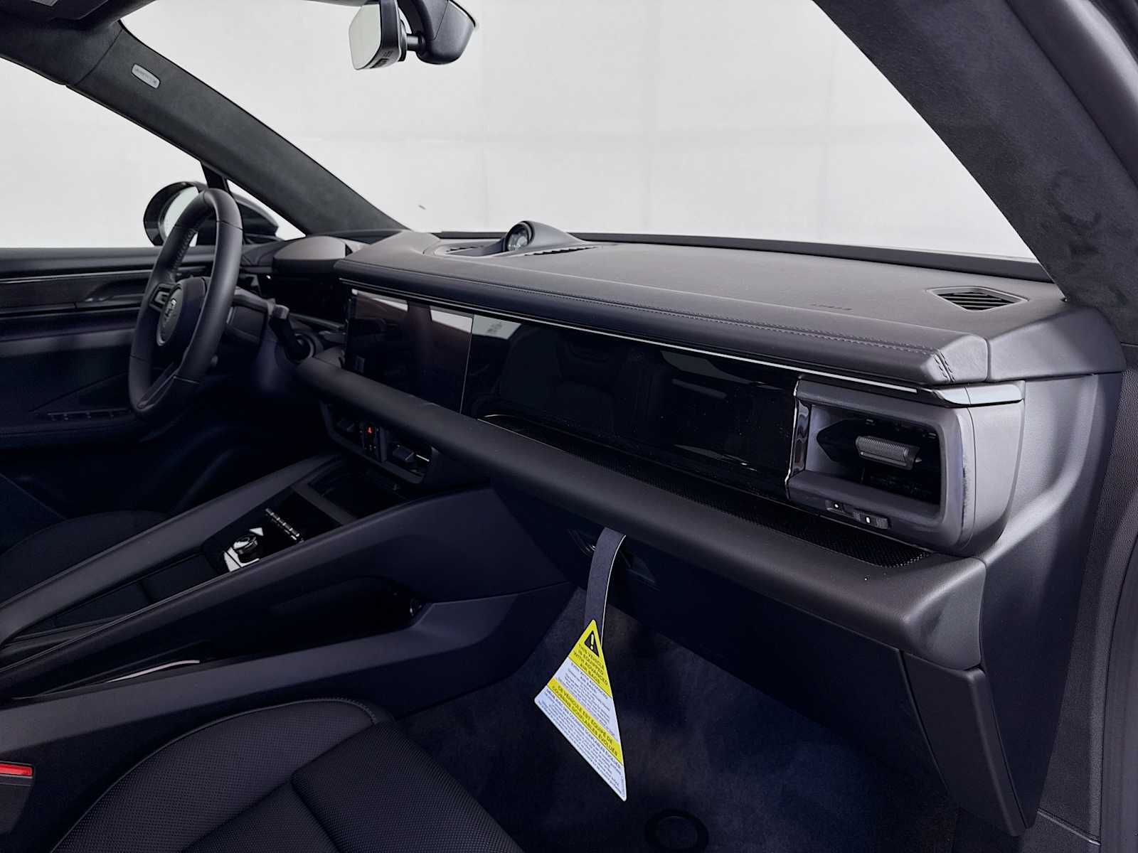 Thumbnail: 2025 Porsche Macan - 22