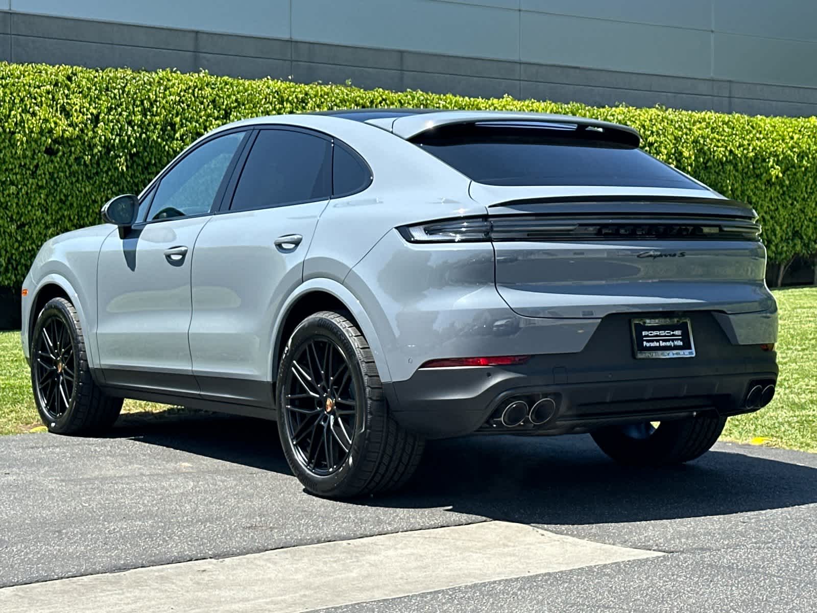 Thumbnail: 2026 Porsche Cayenne - 3