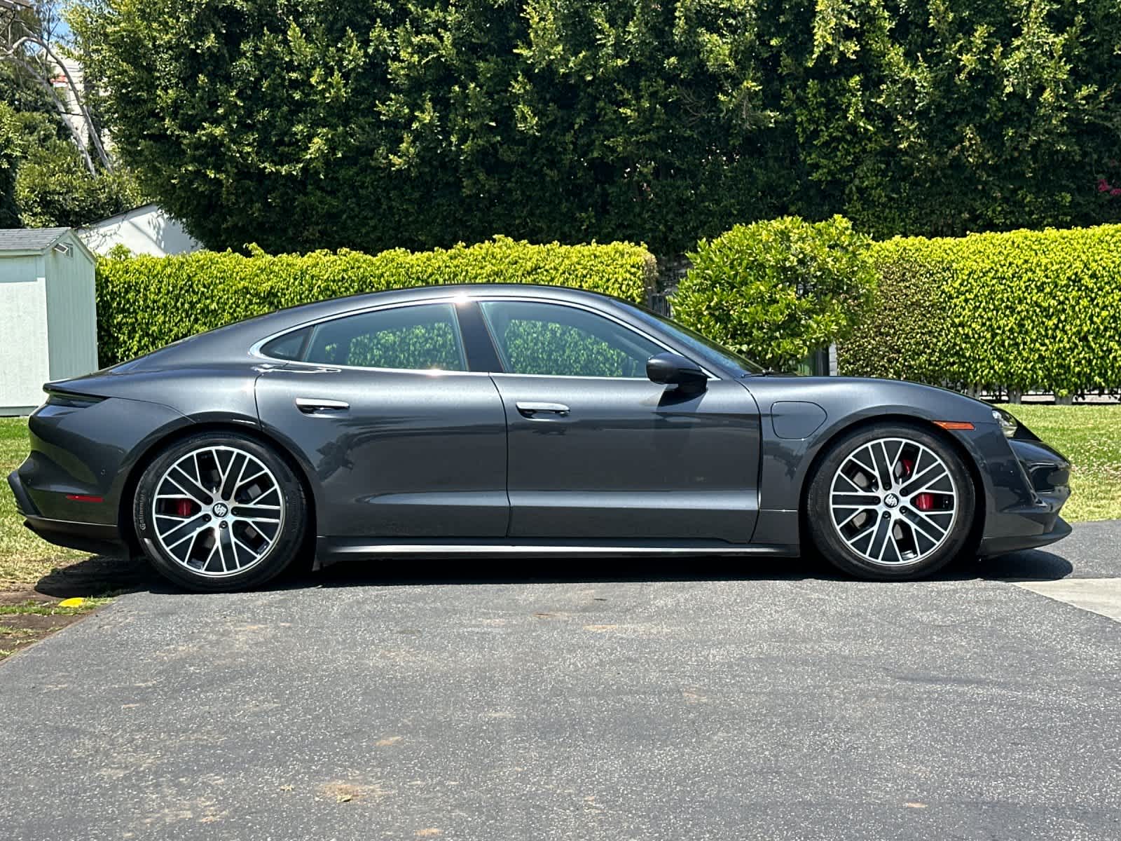 Thumbnail: 2020 Porsche Taycan - 9