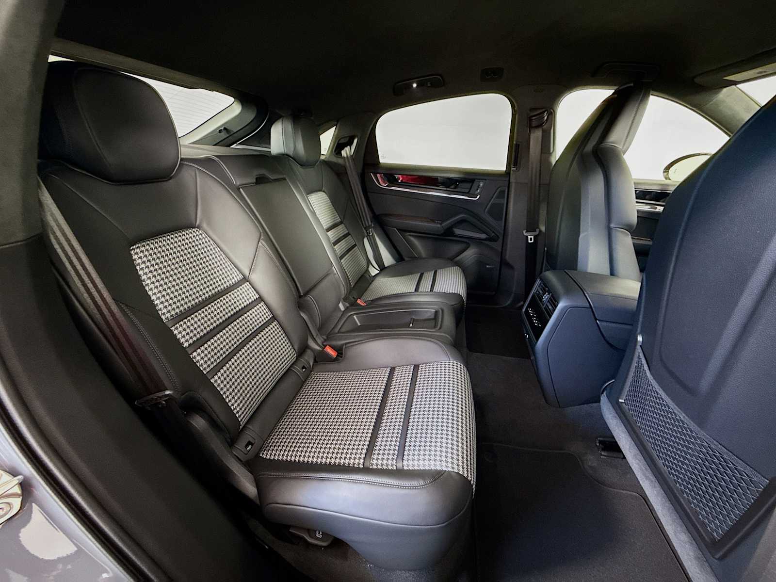 Thumbnail: 2025 Porsche Cayenne - 20