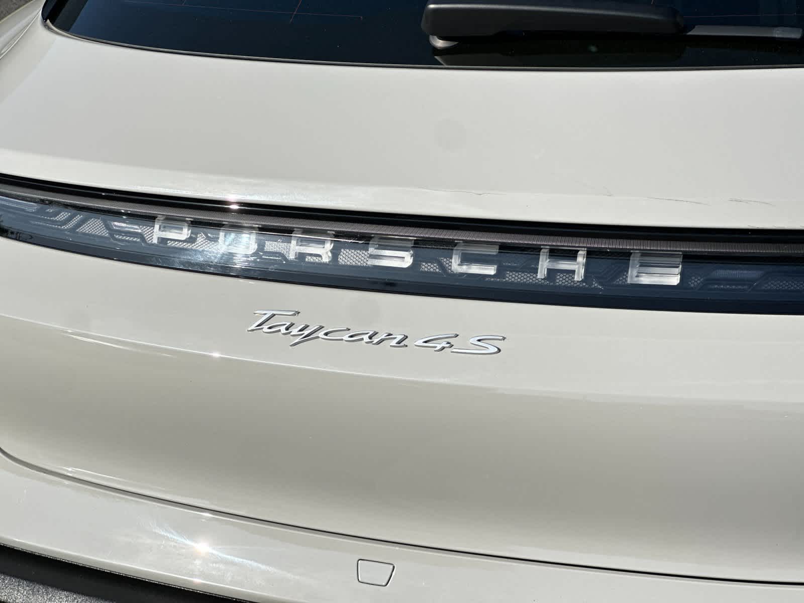 Thumbnail: 2022 Porsche Taycan - 31