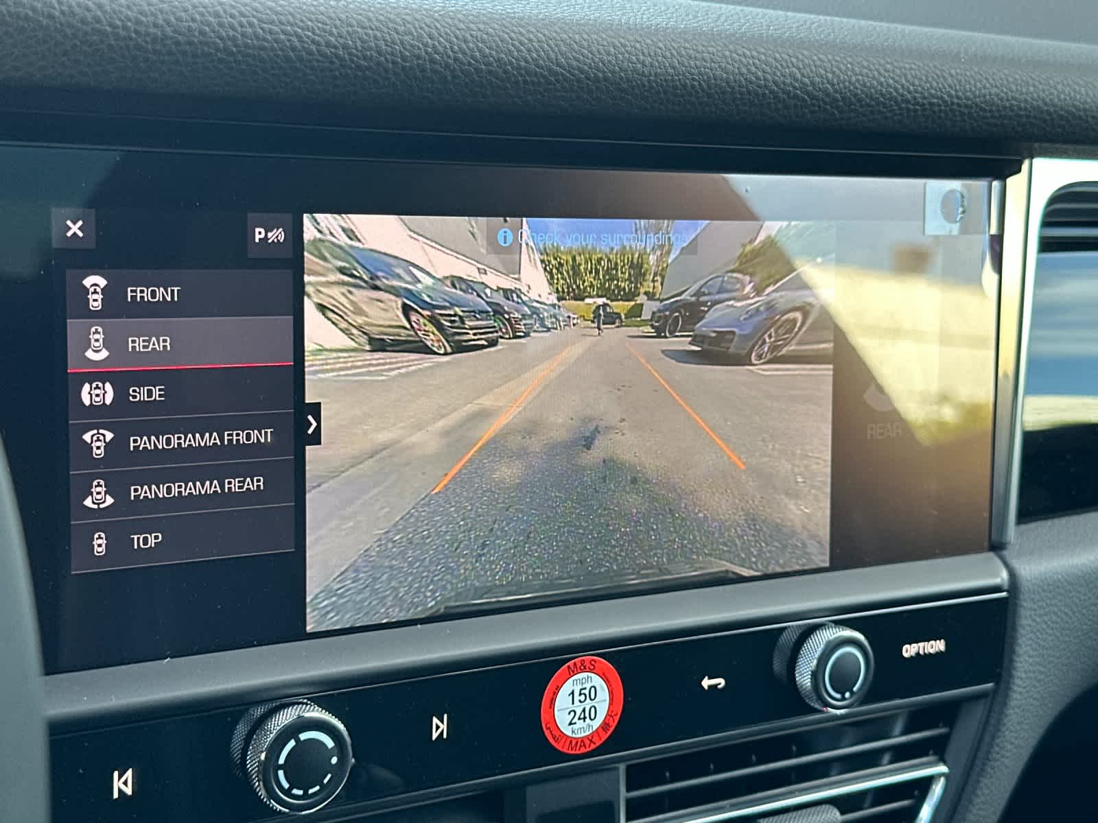 Thumbnail: 2026 Porsche Macan - 23