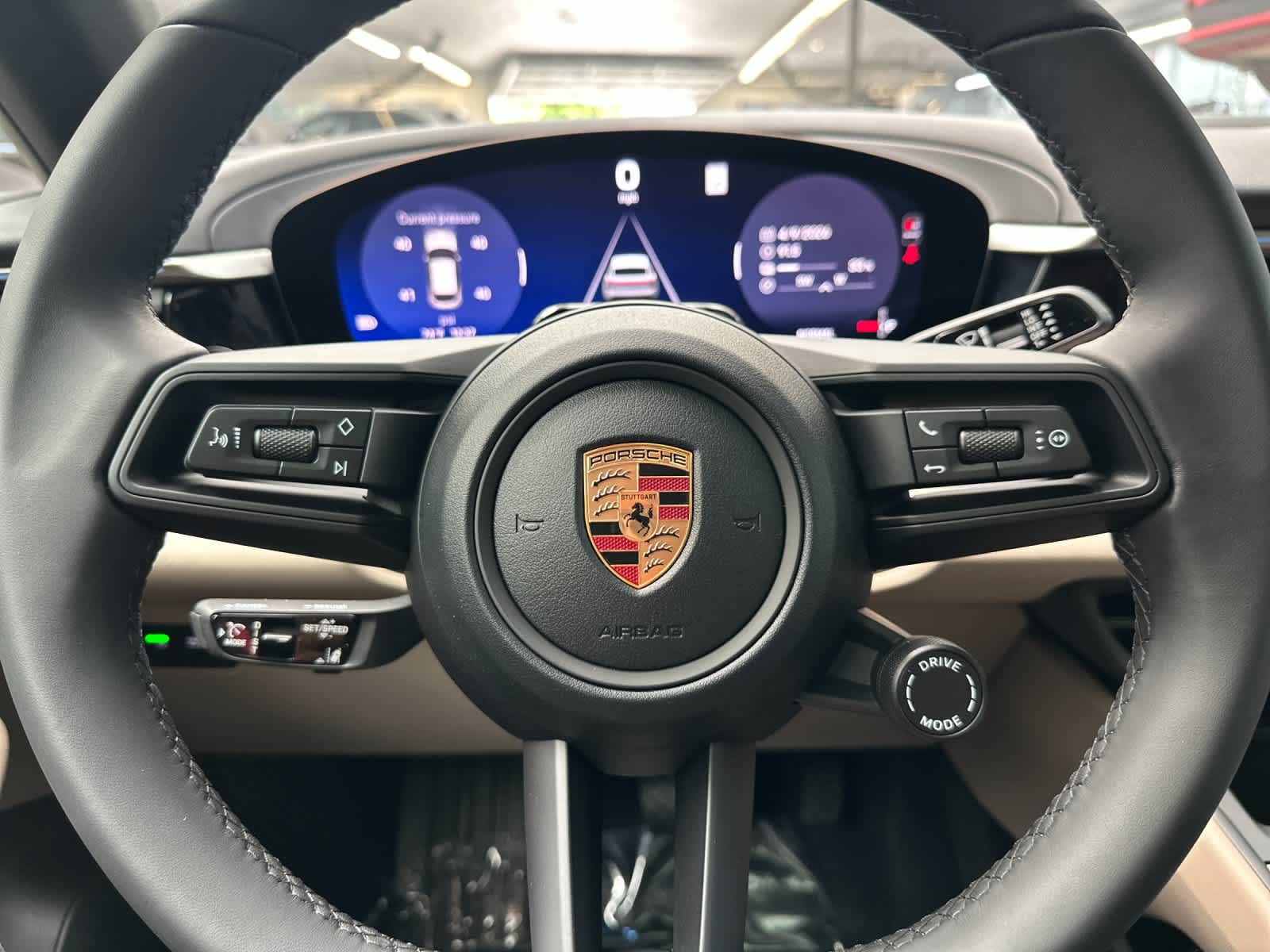 Thumbnail: 2026 Porsche Macan - 27