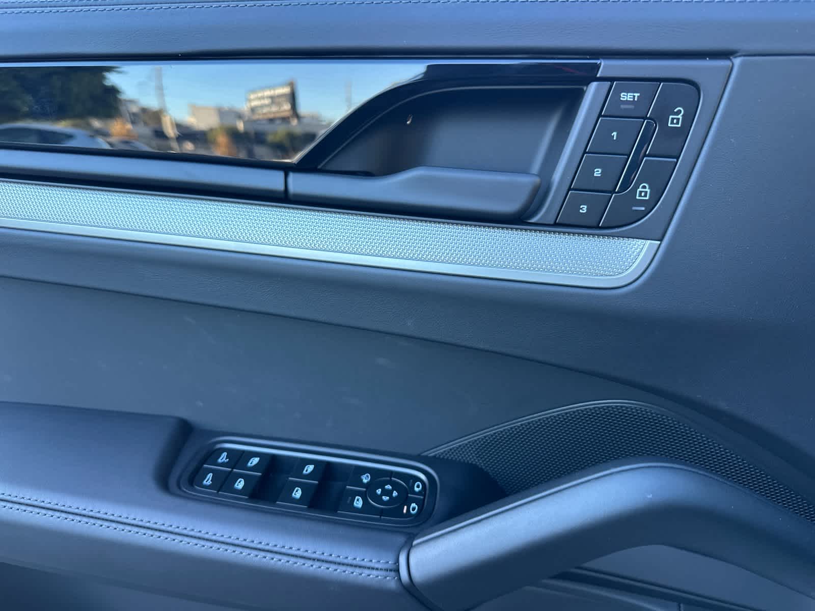 Thumbnail: 2025 Porsche Cayenne - 12