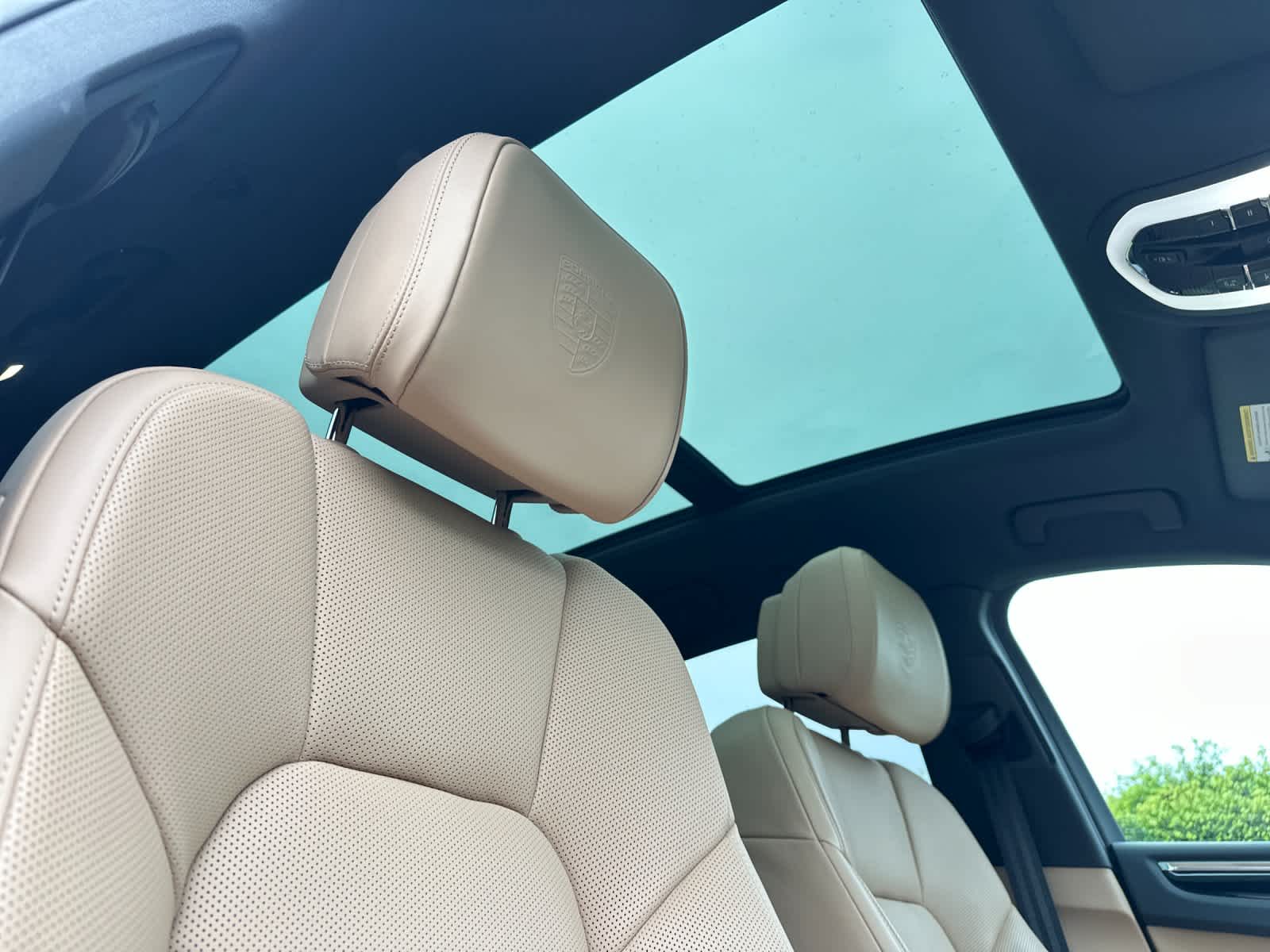 Thumbnail: 2025 Porsche Macan - 18