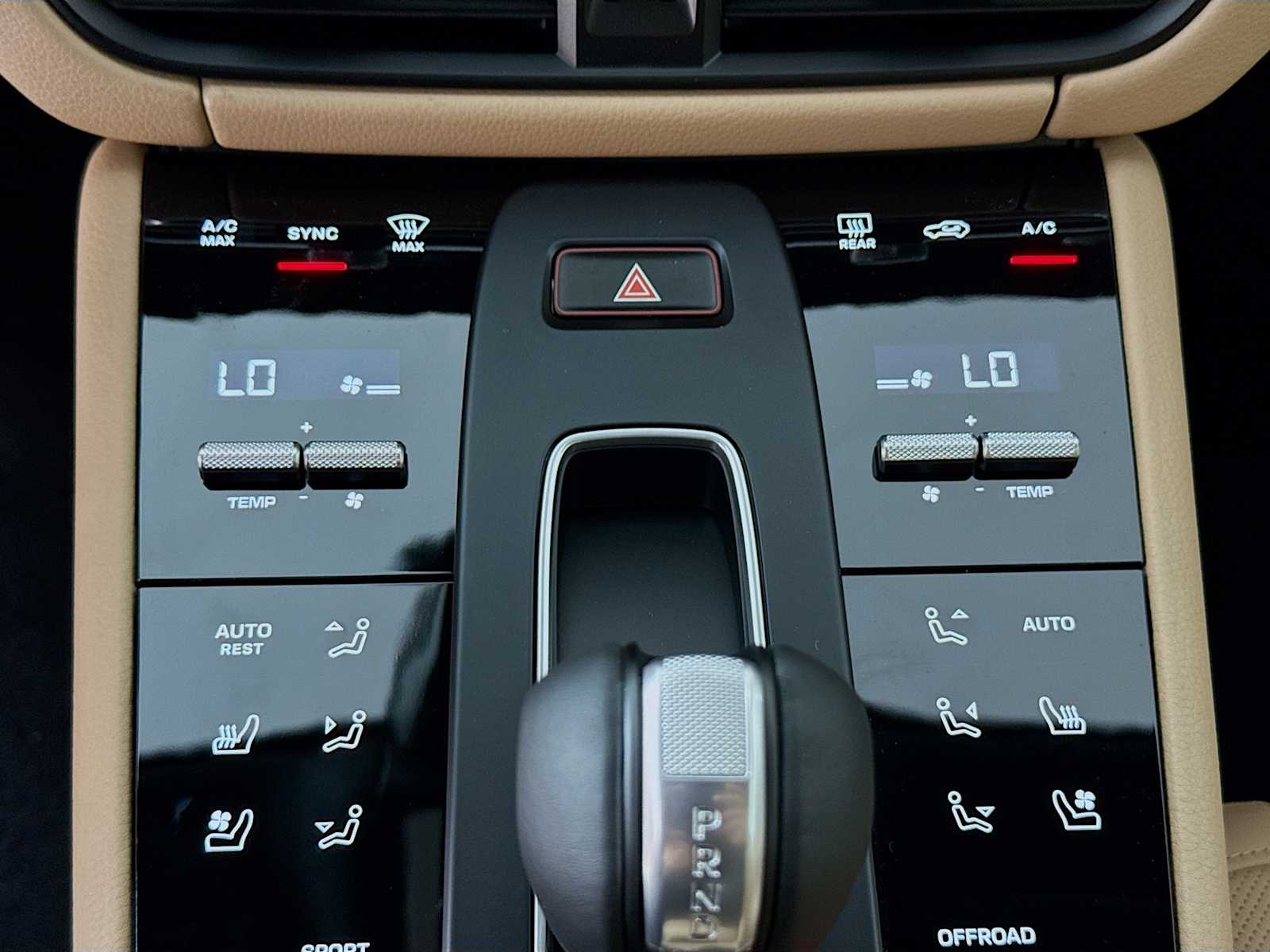 Thumbnail: 2026 Porsche Macan - 13