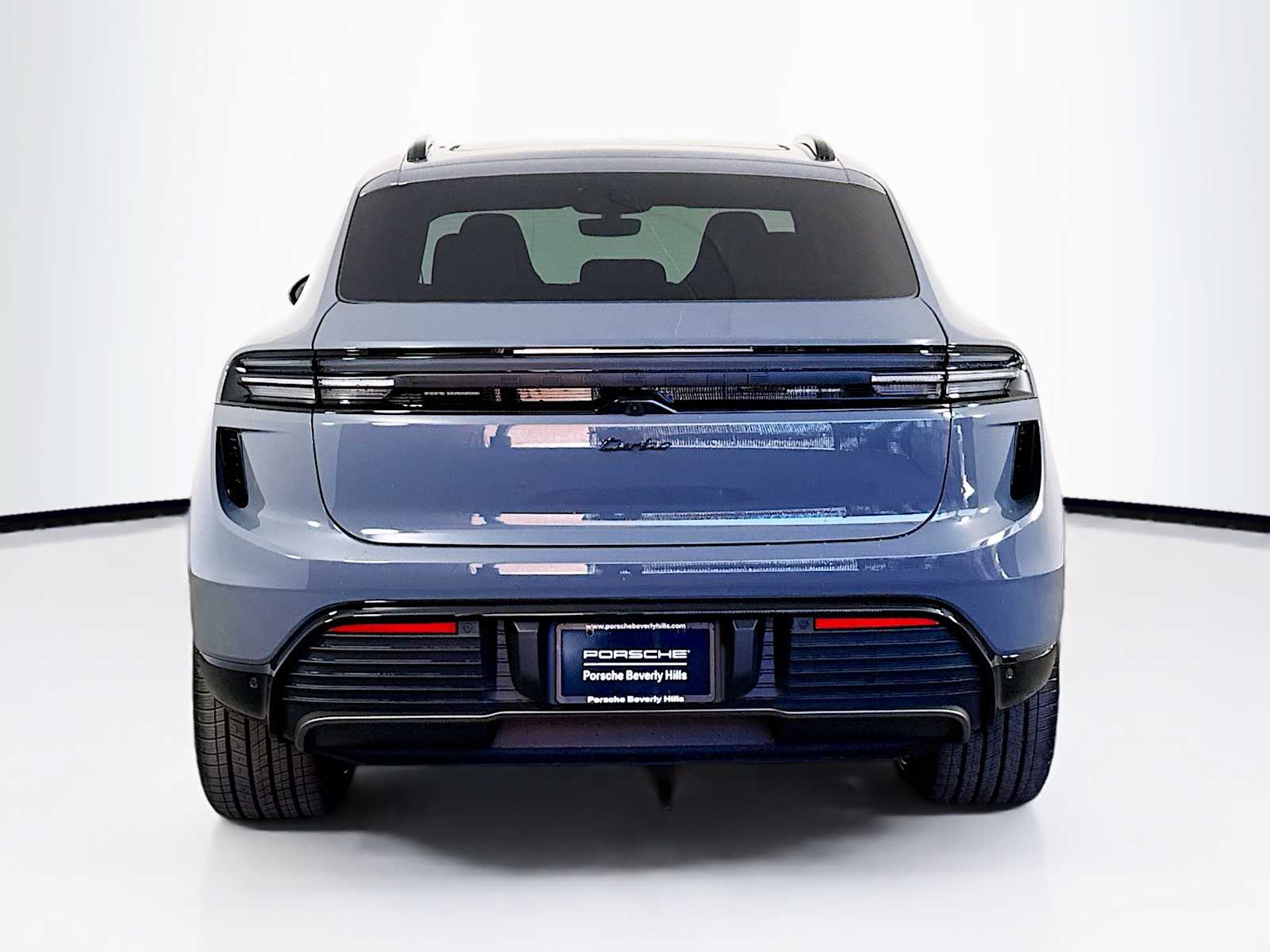 Thumbnail: 2025 Porsche Macan - 10