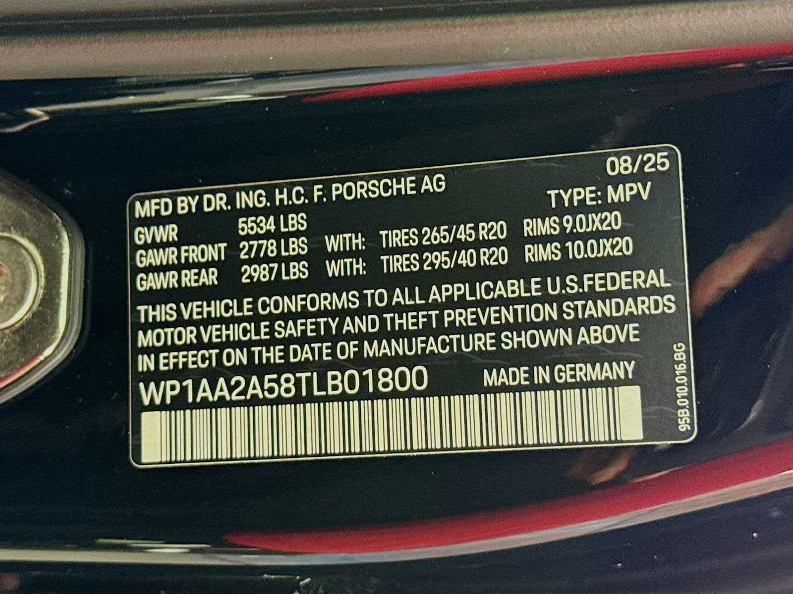 Thumbnail: 2026 Porsche Macan - 26