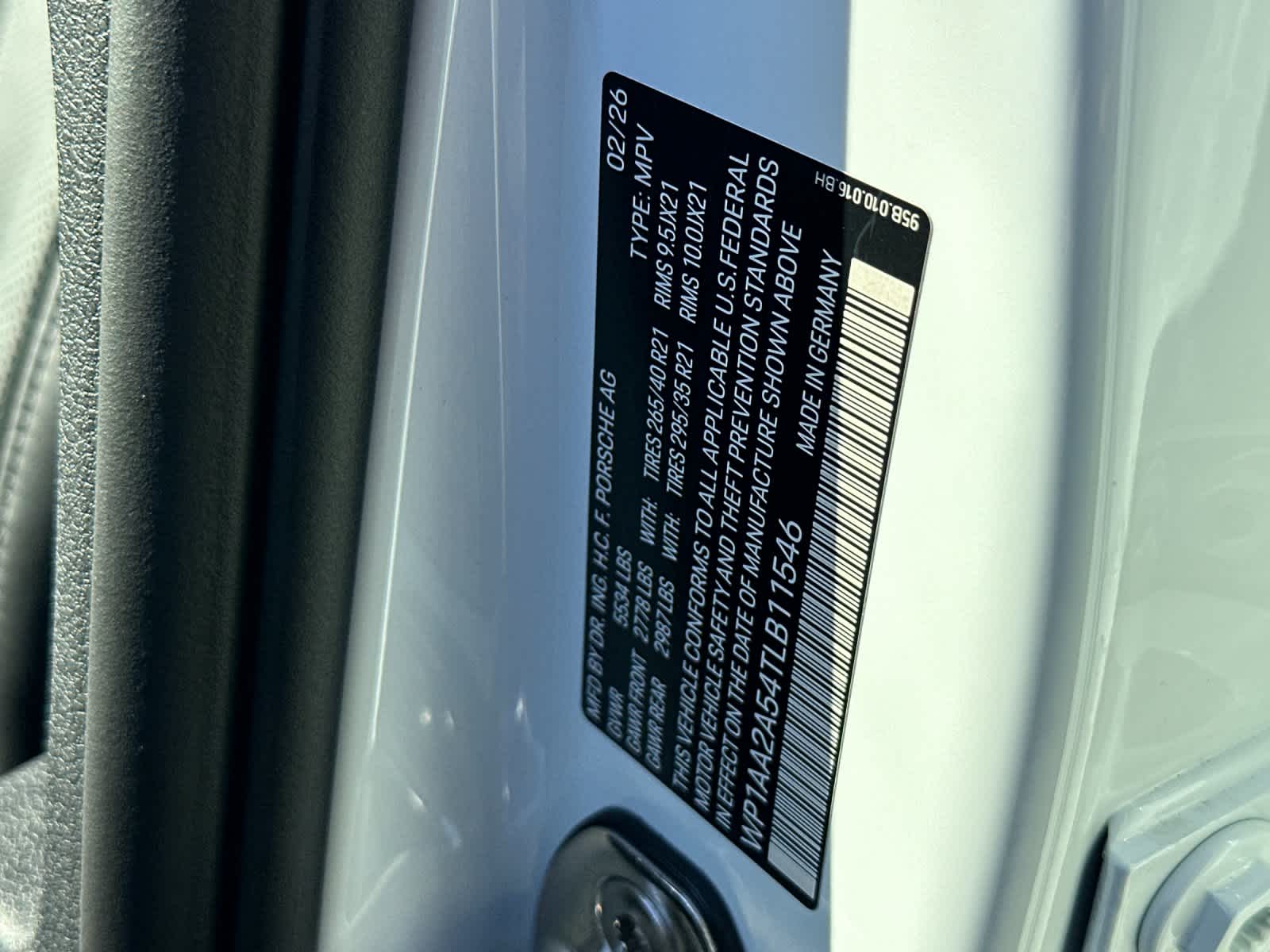 Thumbnail: 2026 Porsche Macan - 33