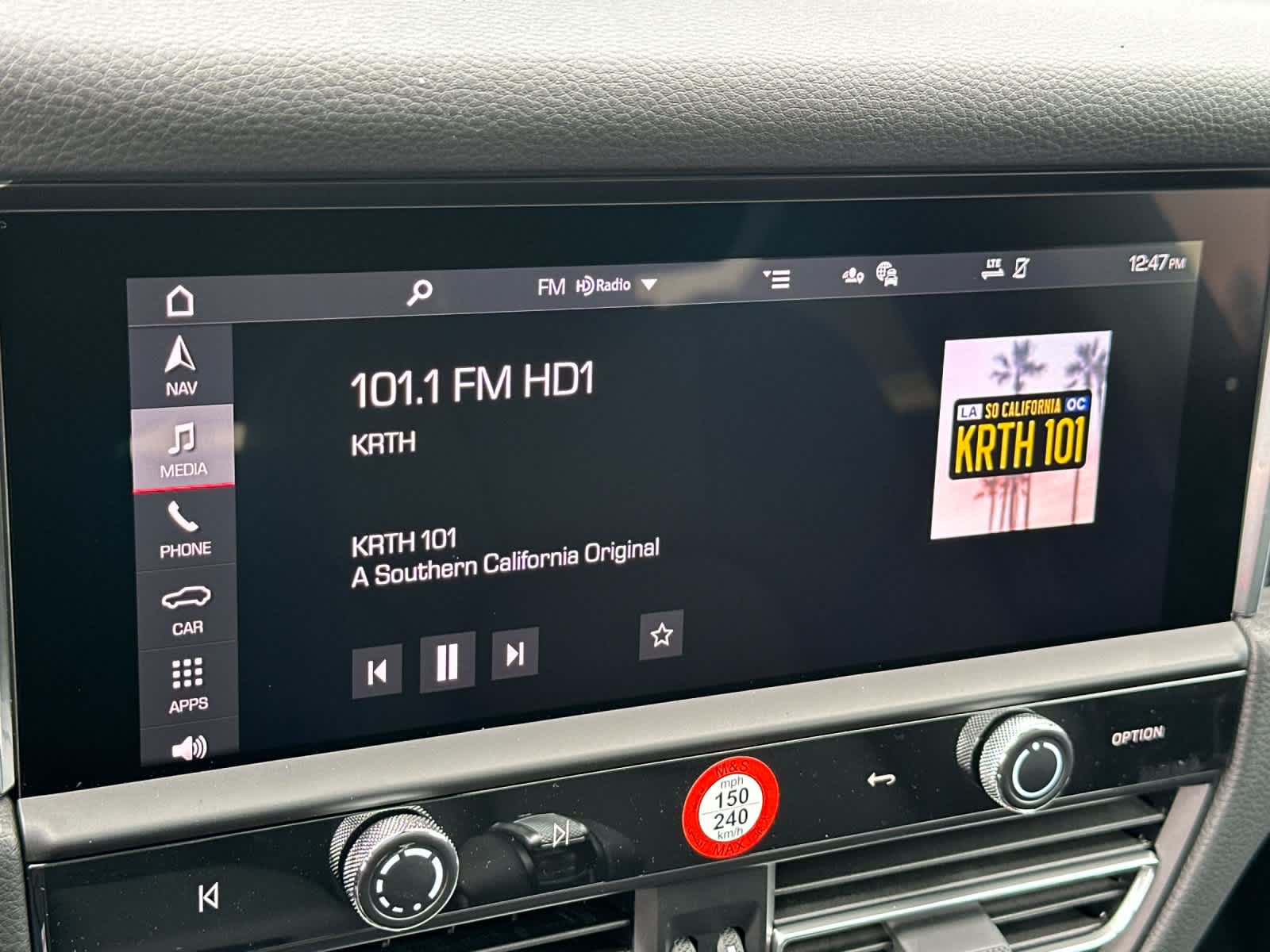 Thumbnail: 2026 Porsche Macan - 21