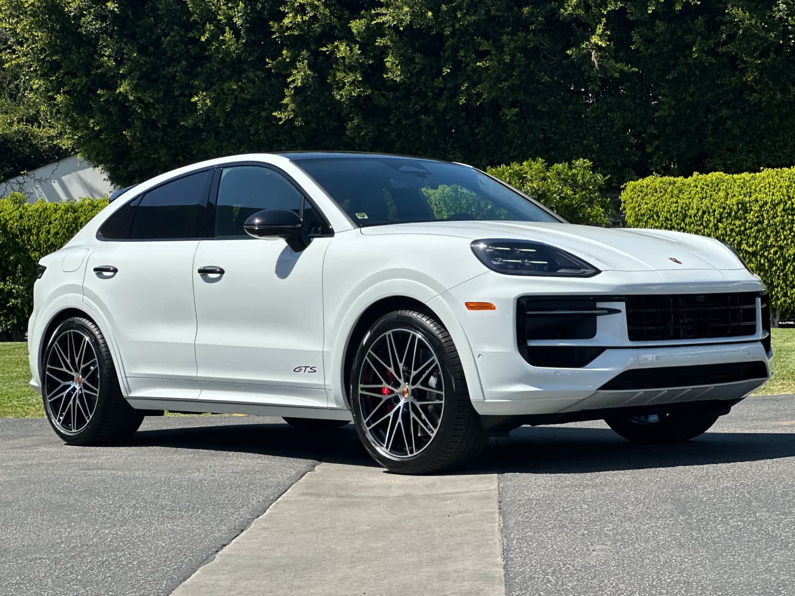 Thumbnail: 2026 Porsche Cayenne - 10
