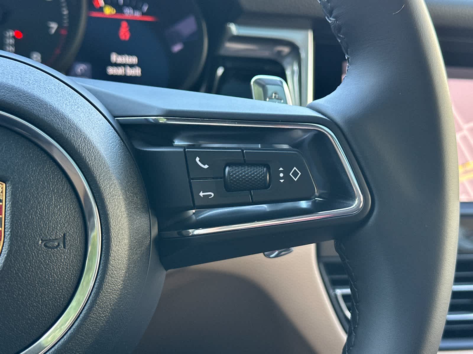 Thumbnail: 2026 Porsche Macan - 28