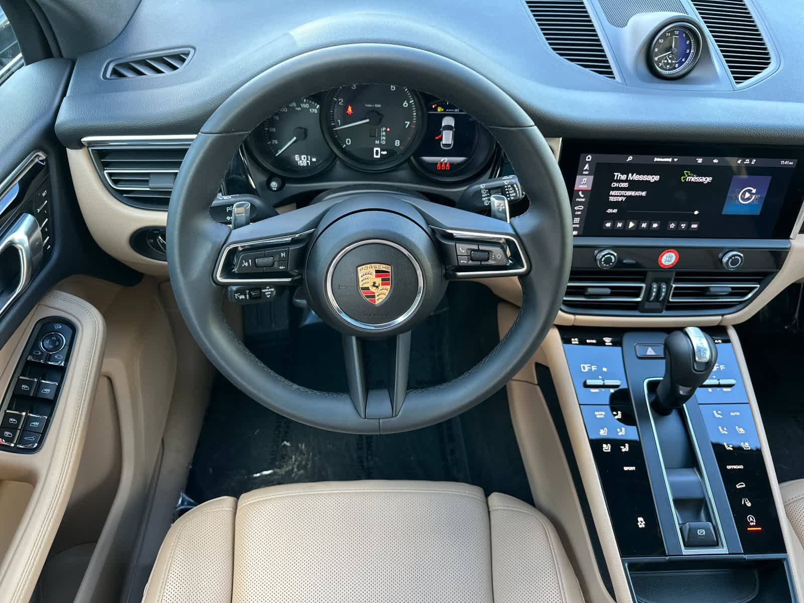 Thumbnail: 2025 Porsche Macan - 15