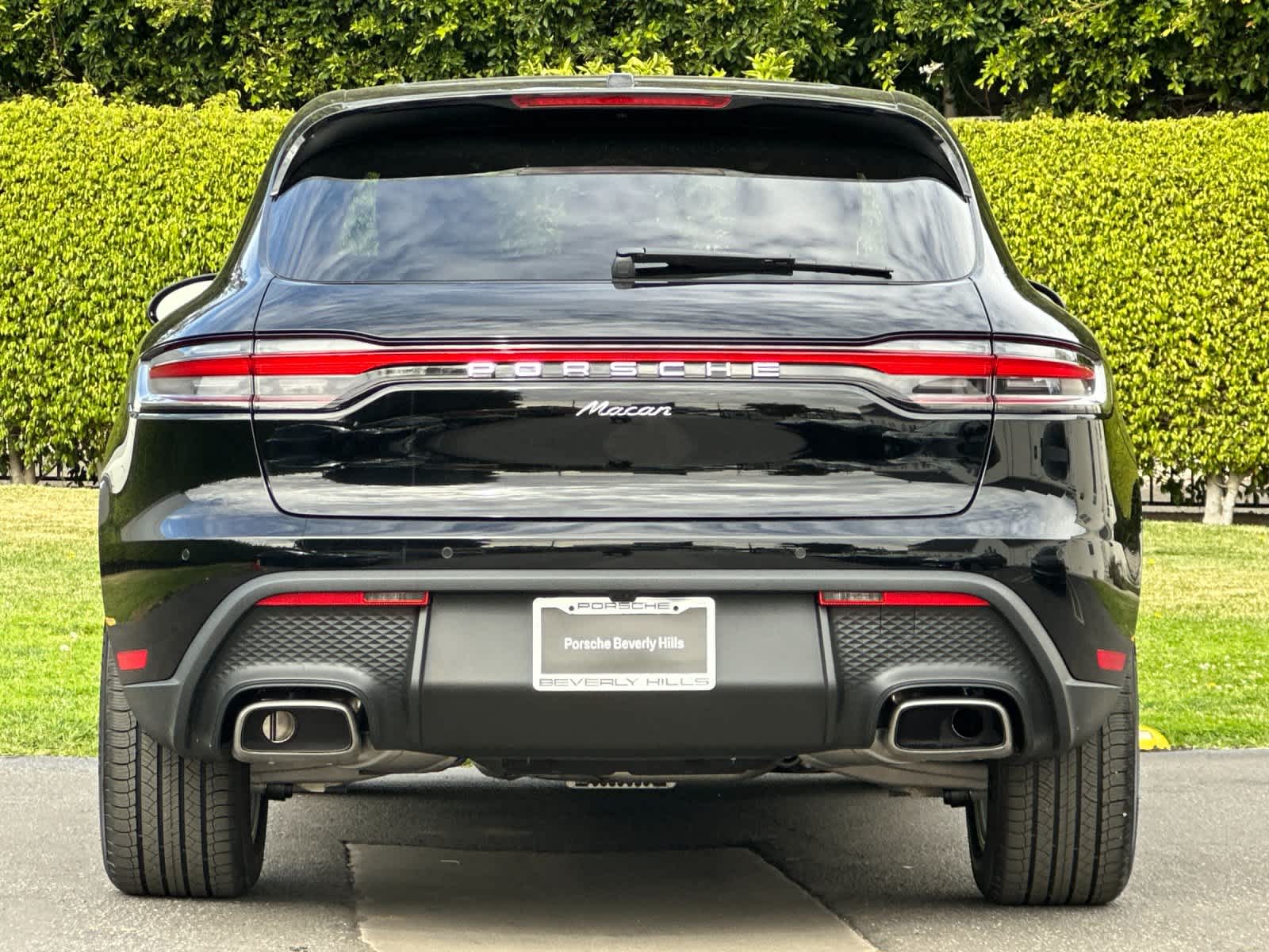 Thumbnail: 2026 Porsche Macan - 7