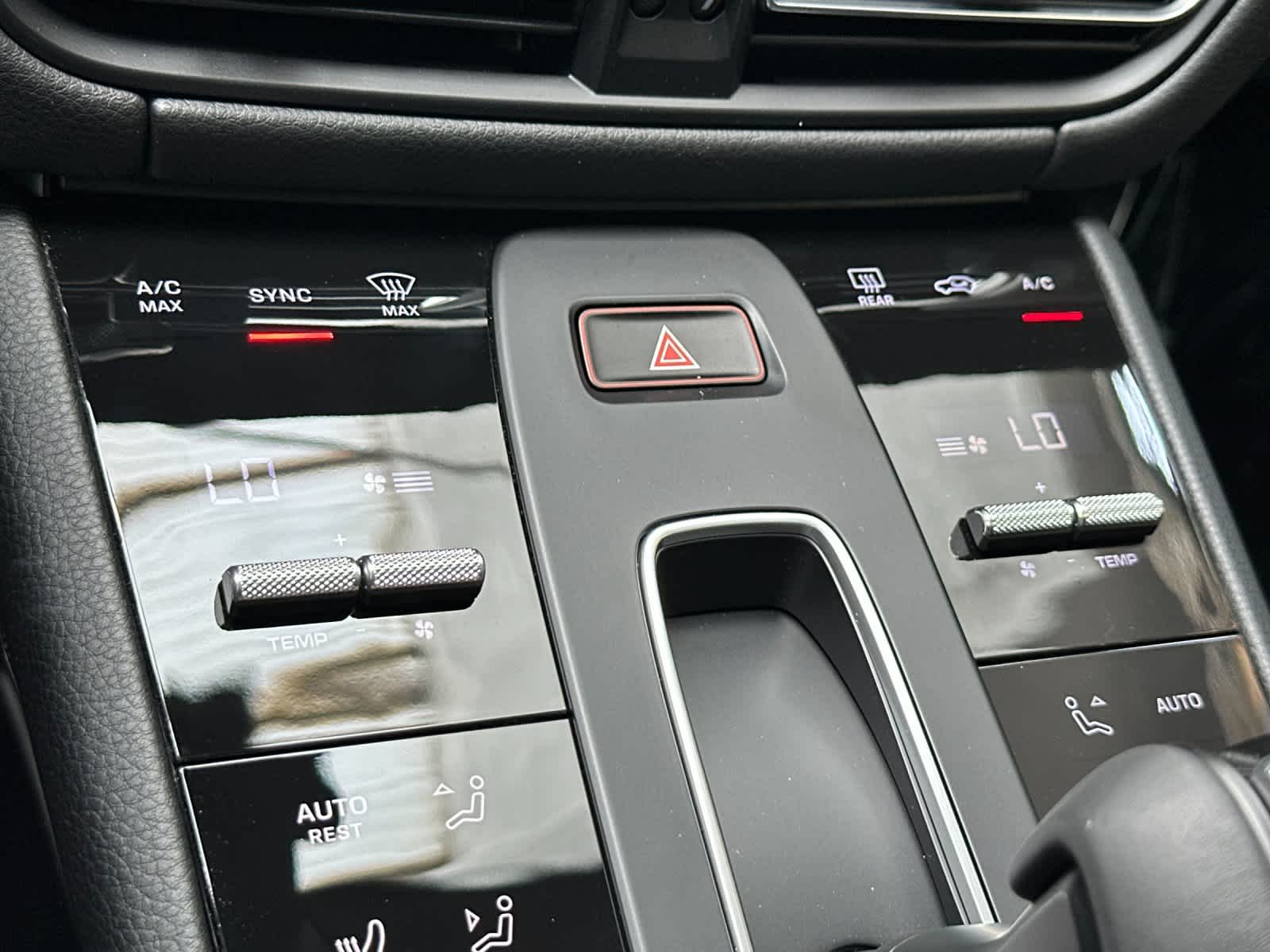 Thumbnail: 2026 Porsche Macan - 24