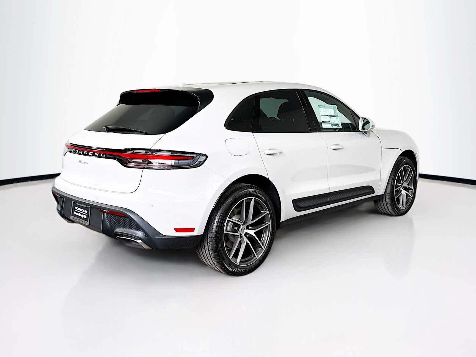 Thumbnail: 2026 Porsche Macan - 9