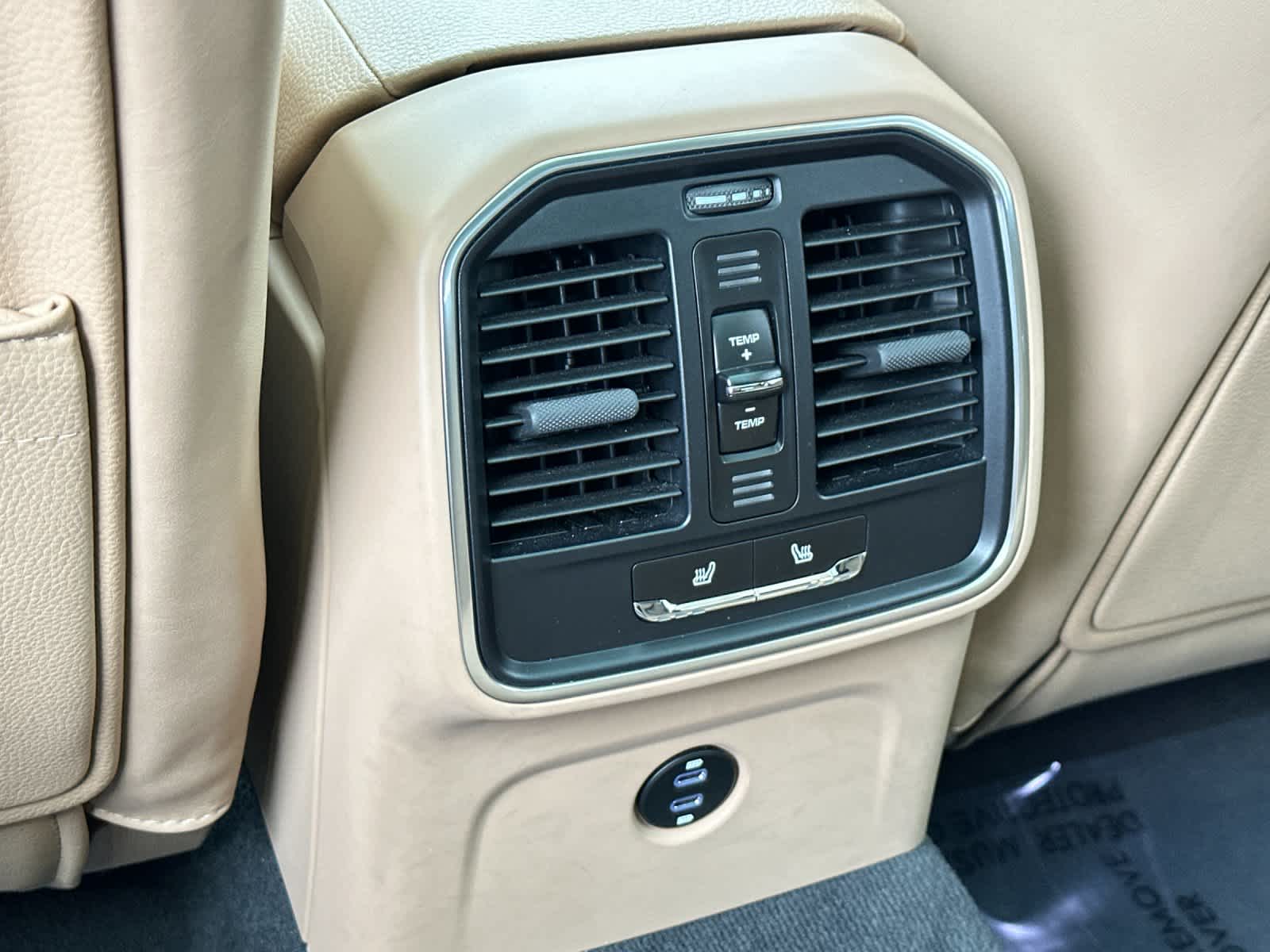 Thumbnail: 2025 Porsche Macan - 14