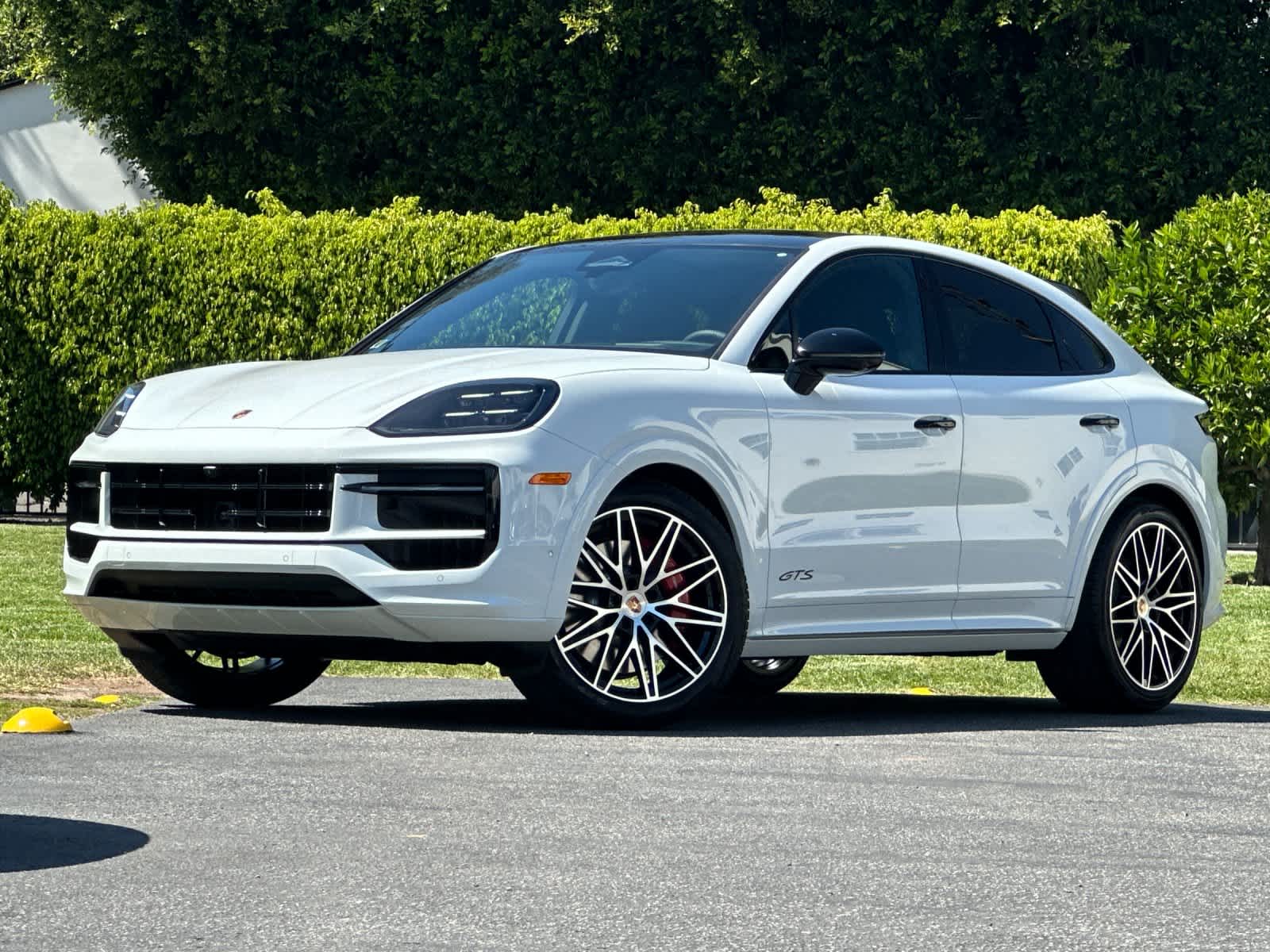 Thumbnail: 2026 Porsche Cayenne - 1