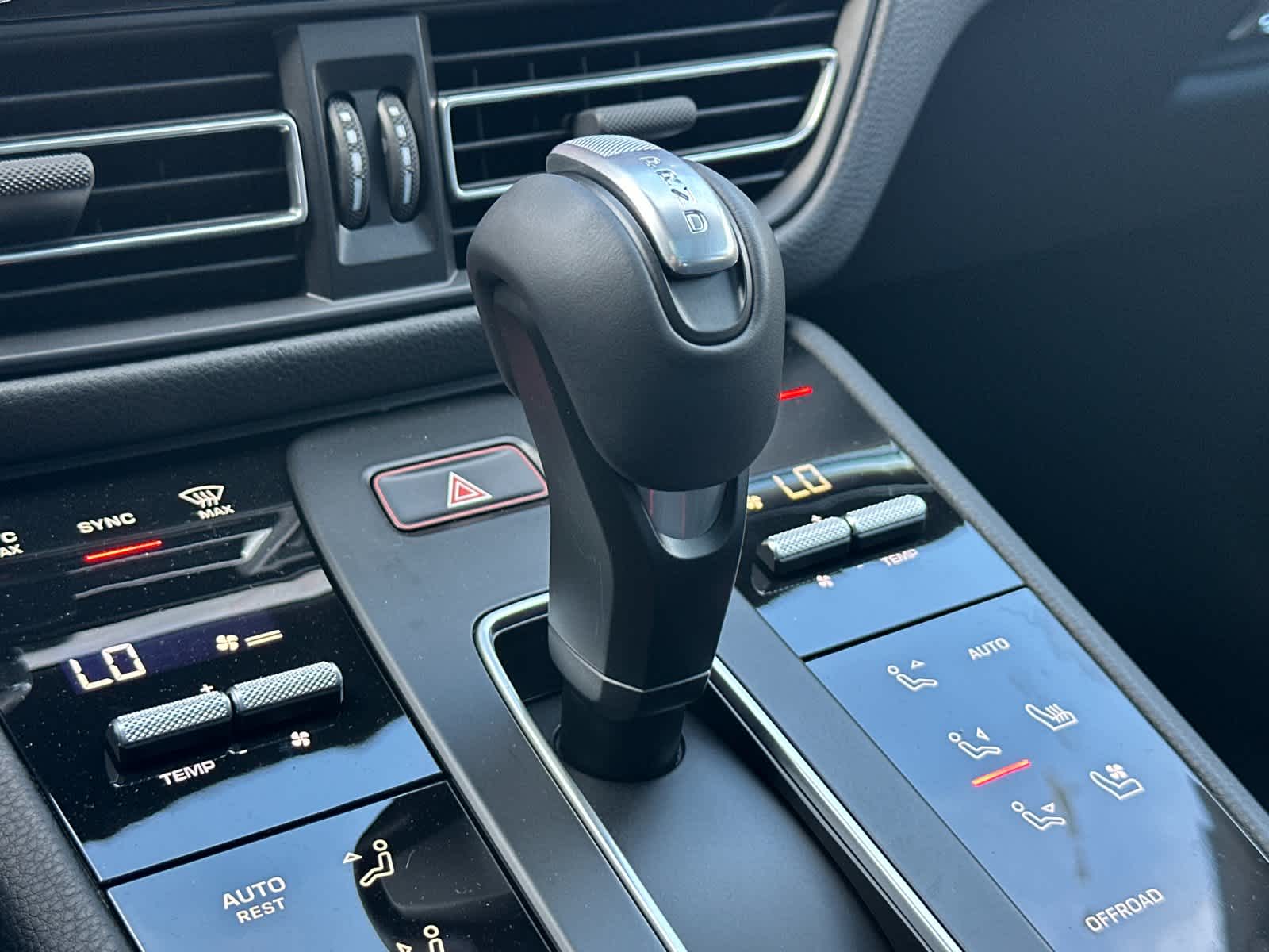 Thumbnail: 2026 Porsche Macan - 24