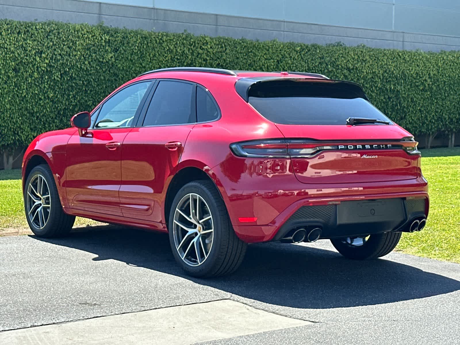 Thumbnail: 2026 Porsche Macan - 3