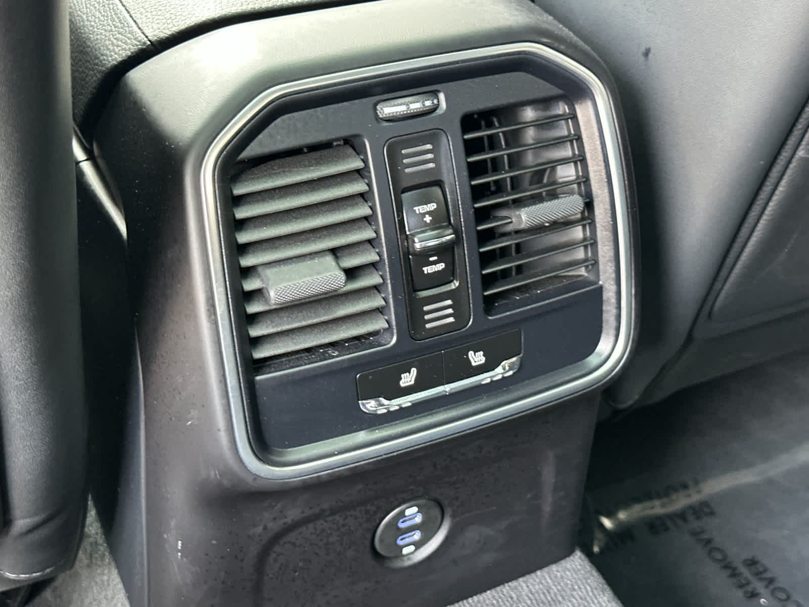 Thumbnail: 2025 Porsche Macan - 14