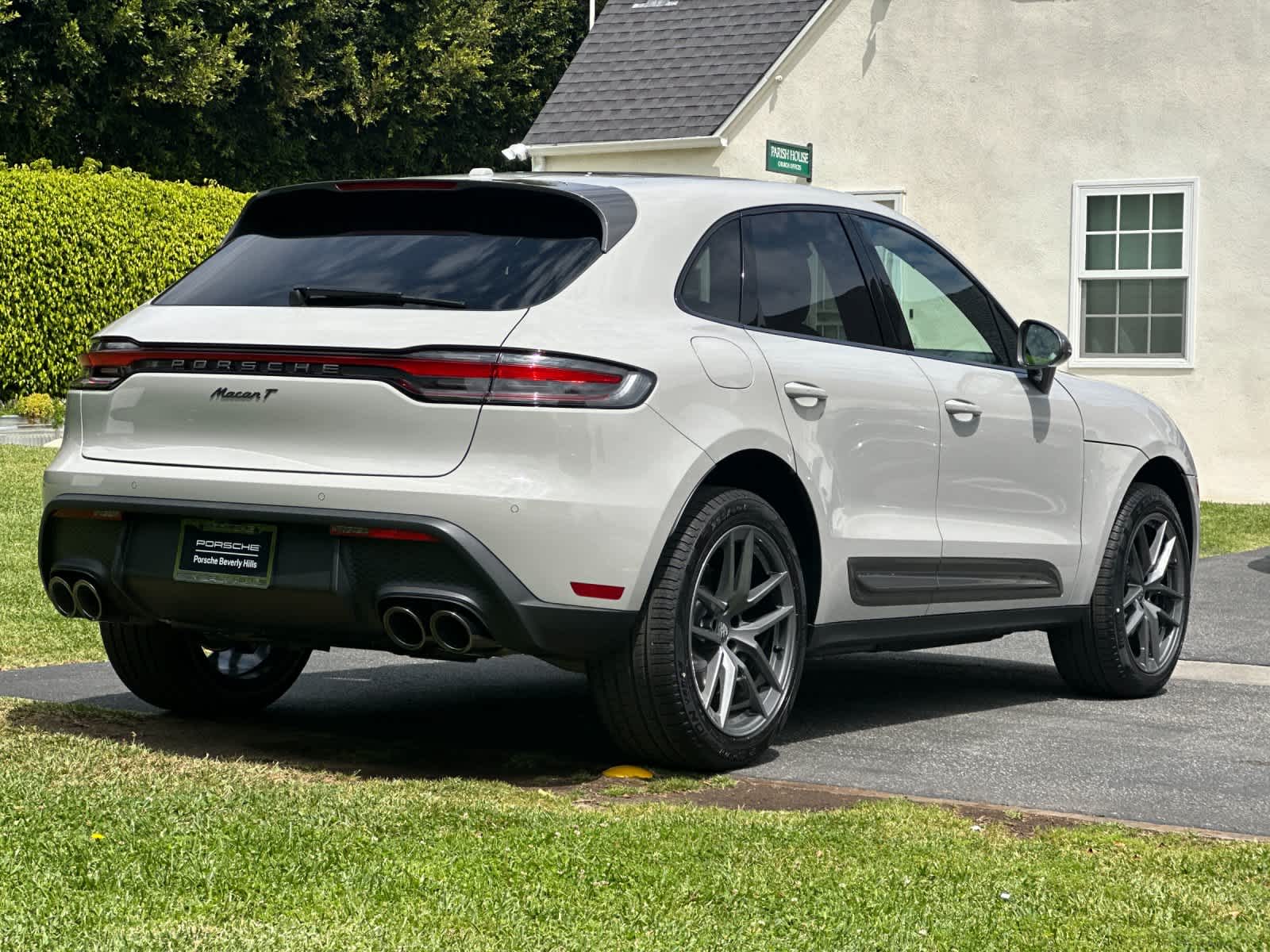 Thumbnail: 2026 Porsche Macan - 8