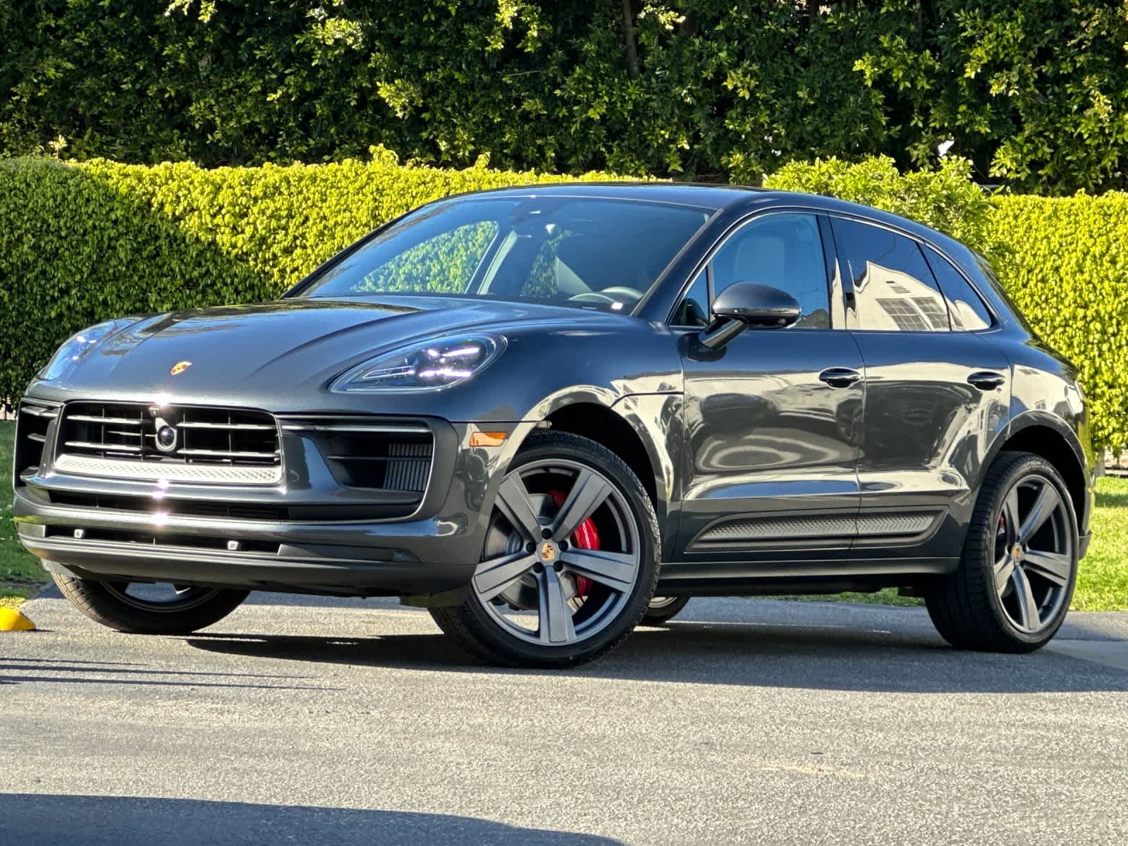 Thumbnail: 2026 Porsche Macan - 1