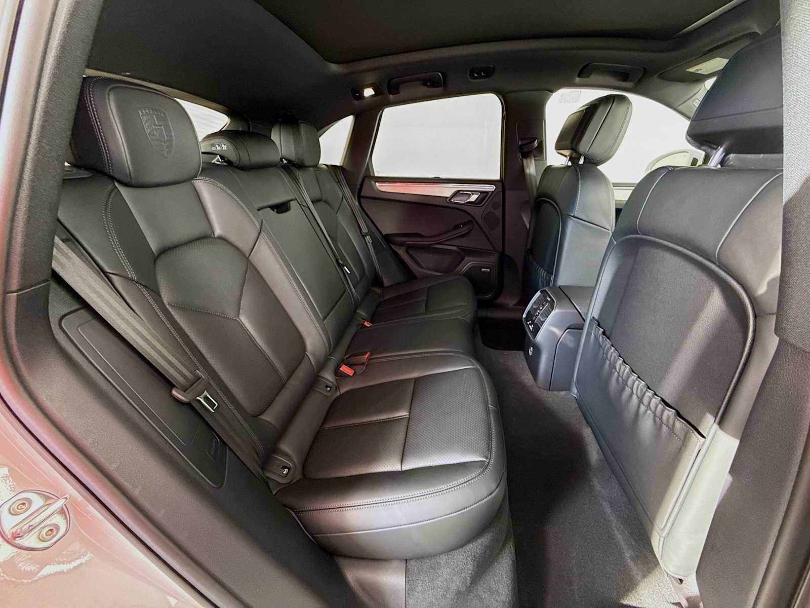 Thumbnail: 2026 Porsche Macan - 20