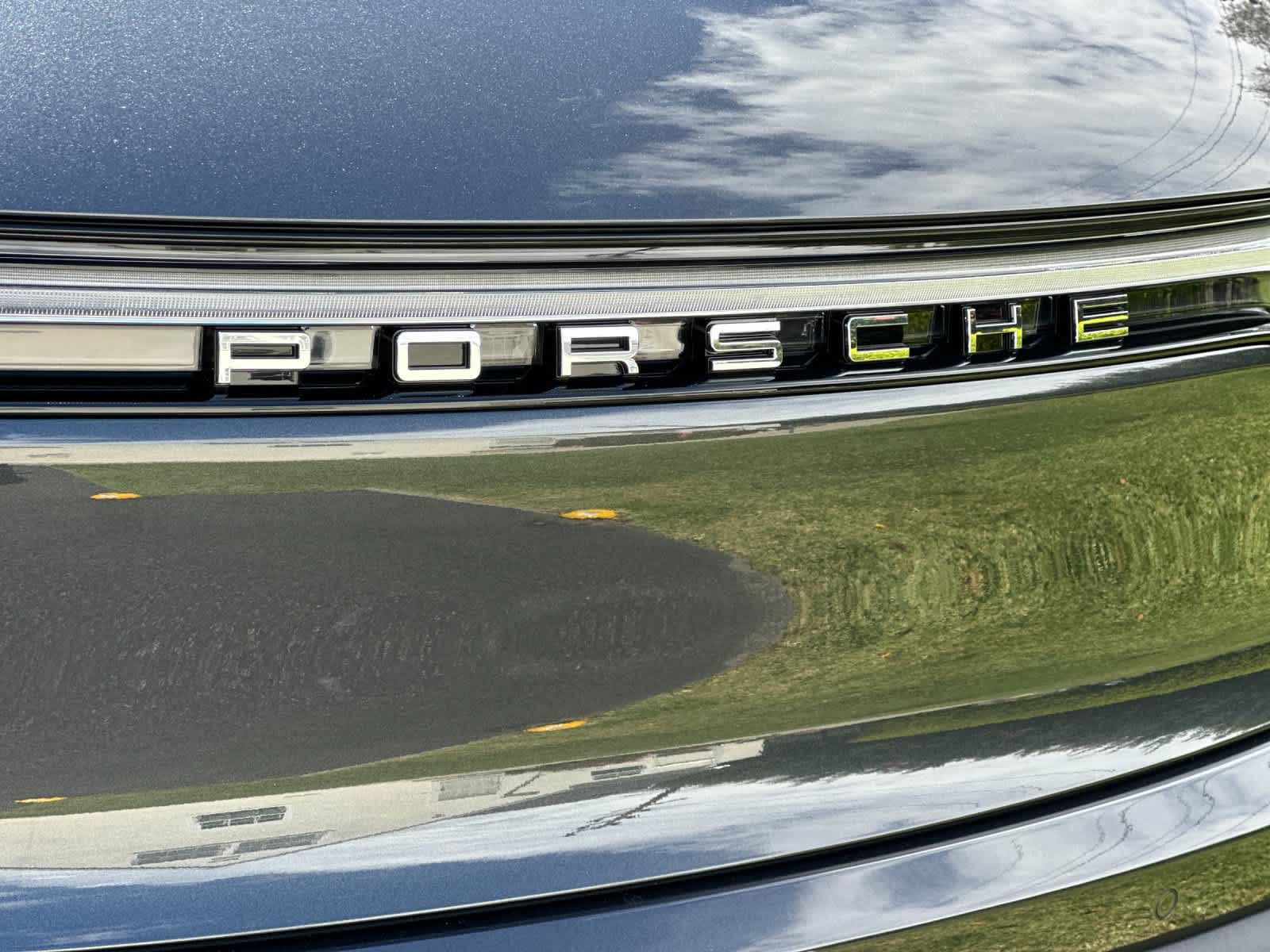 Thumbnail: 2026 Porsche Macan - 32