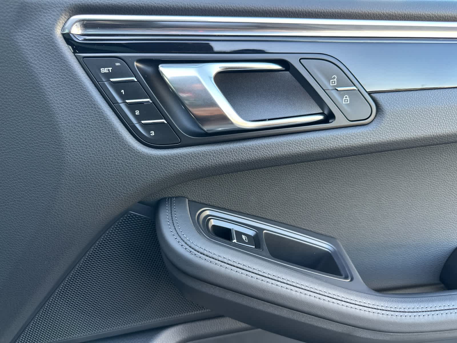 Thumbnail: 2026 Porsche Macan - 19