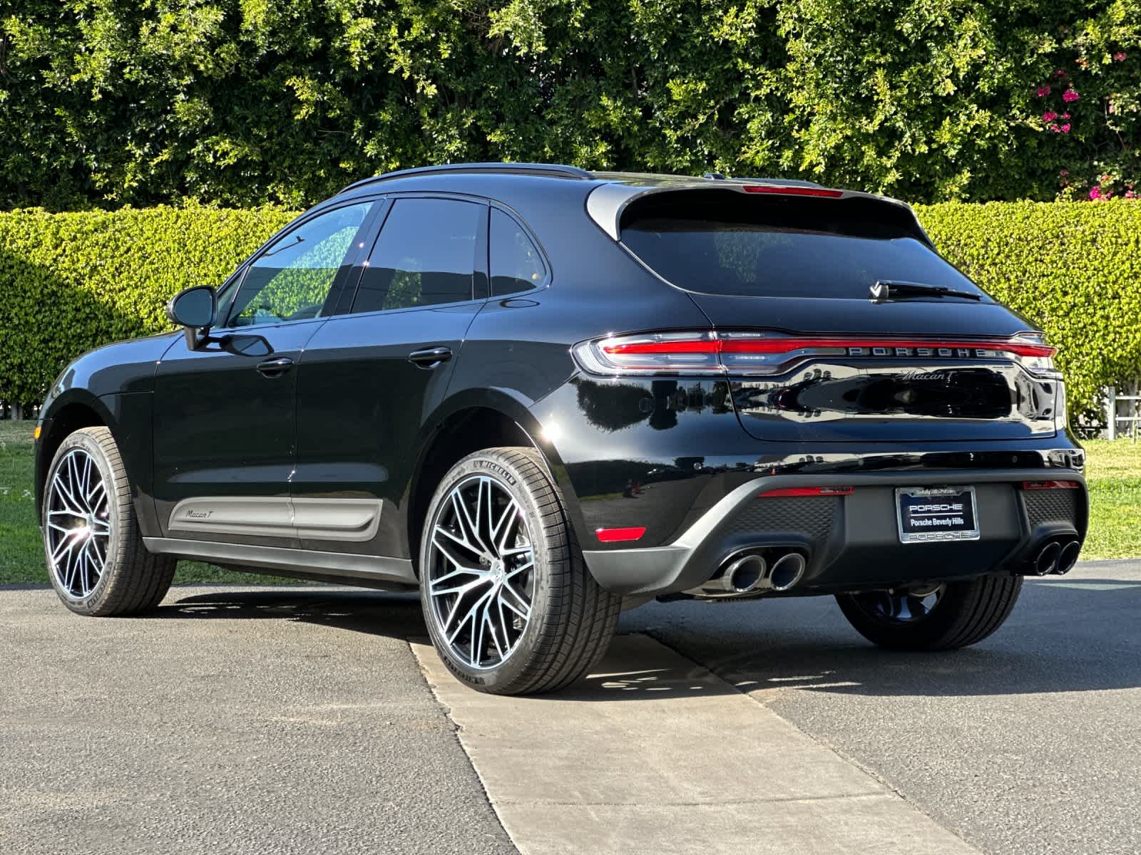 Thumbnail: 2026 Porsche Macan - 3