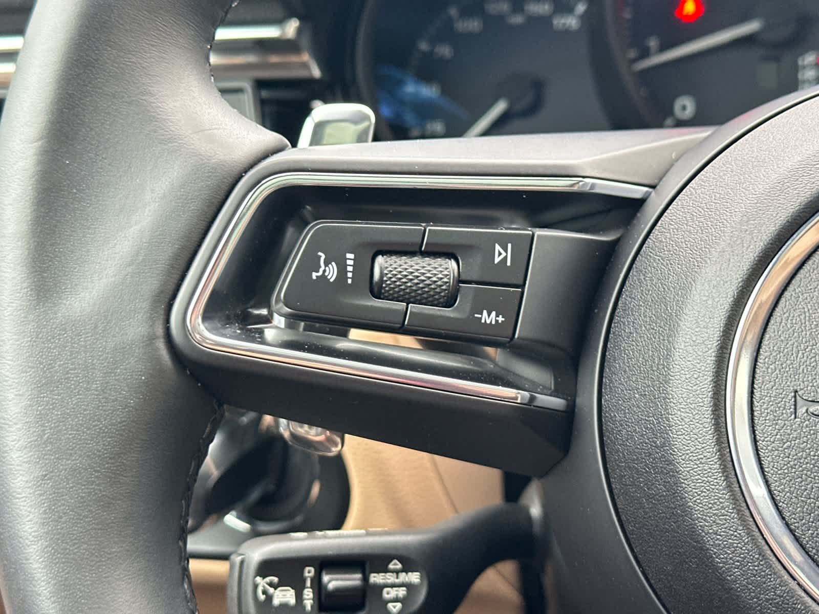 Thumbnail: 2025 Porsche Macan - 26