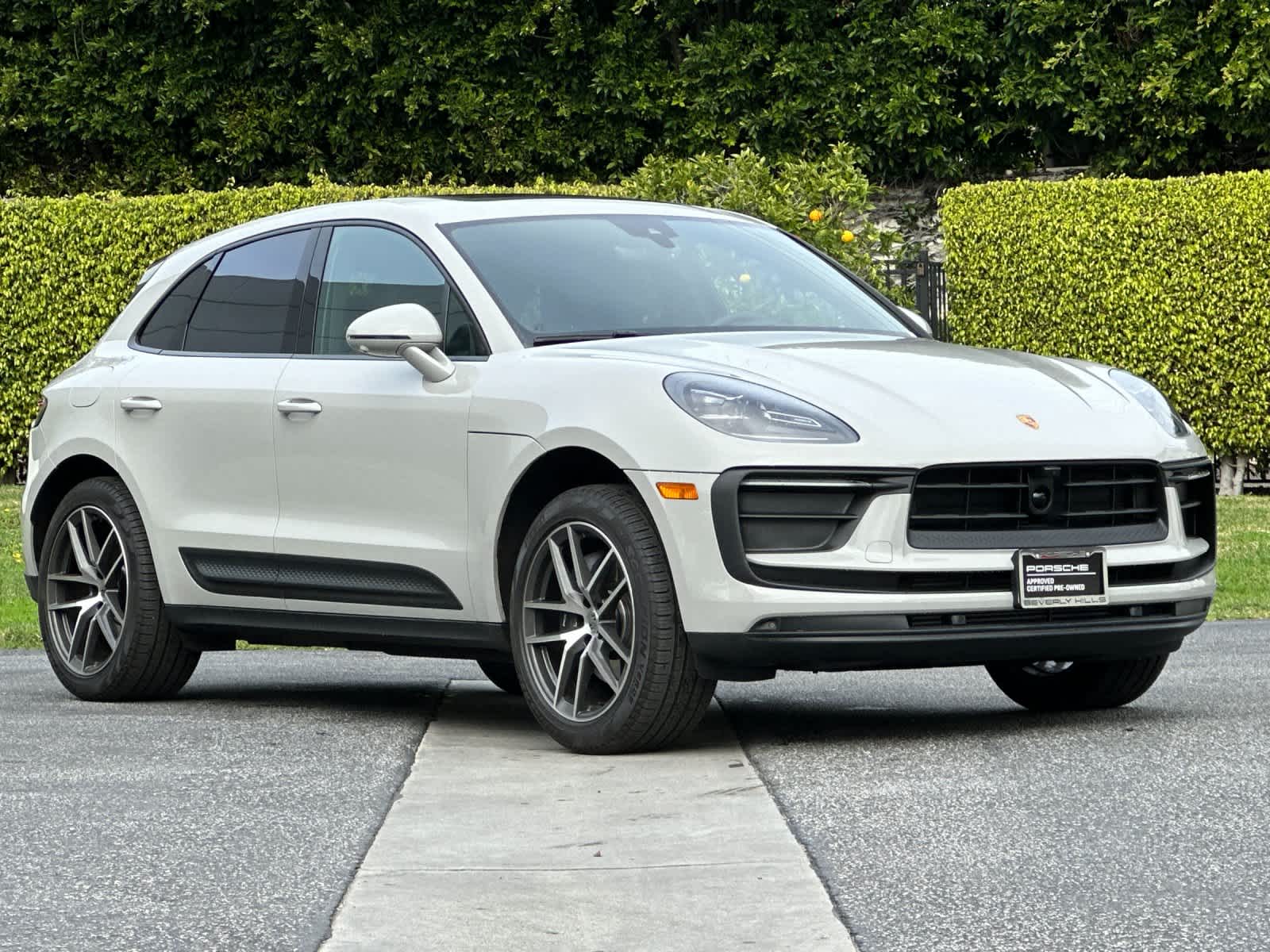 Thumbnail: 2025 Porsche Macan - 10