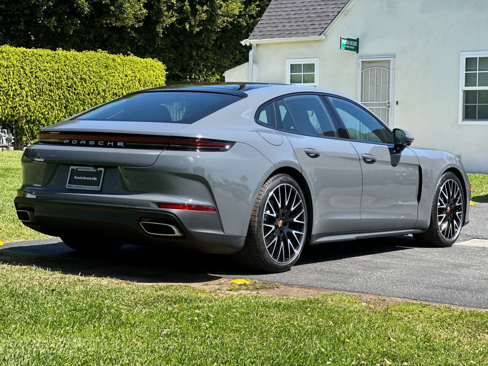 Thumbnail: 2026 Porsche Panamera - 8