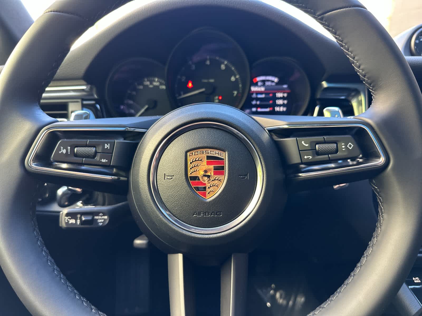 Thumbnail: 2026 Porsche Macan - 25