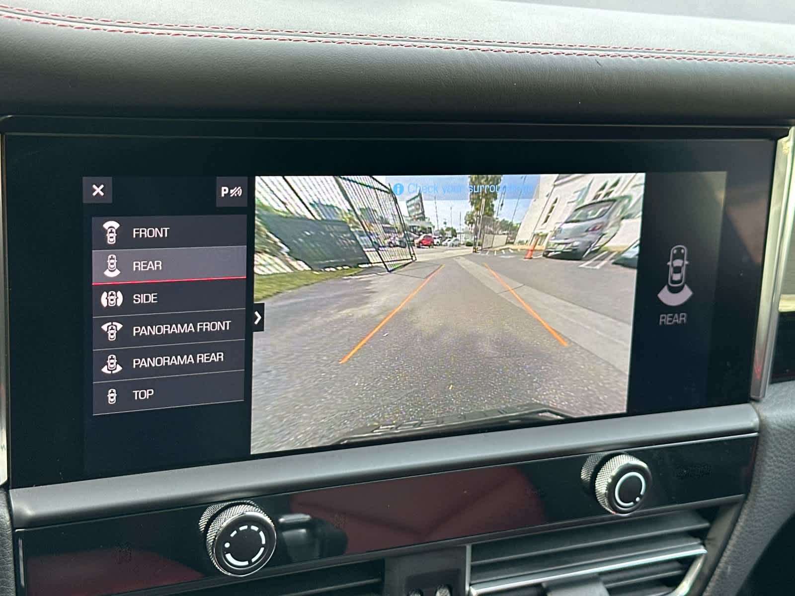 Thumbnail: 2025 Porsche Macan - 23